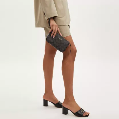 Nolthtita 19 In Signature Canvas