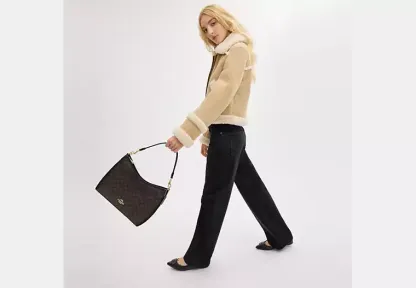 Laurel Shoulder Bag In Signature Canvas