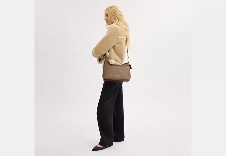 Laurel Shoulder Bag In Signature Canvas