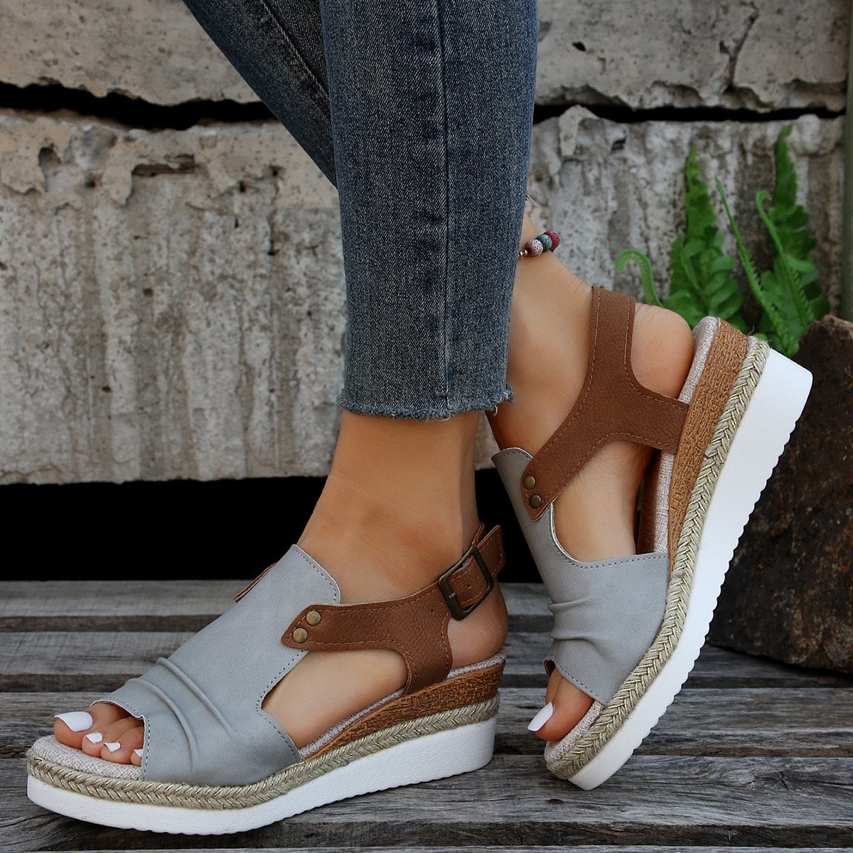 Women's Chunky Platform Classic Leather Sandals