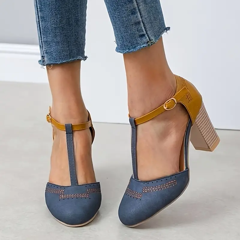 Women Low Heel Closed Round Toe Pumps