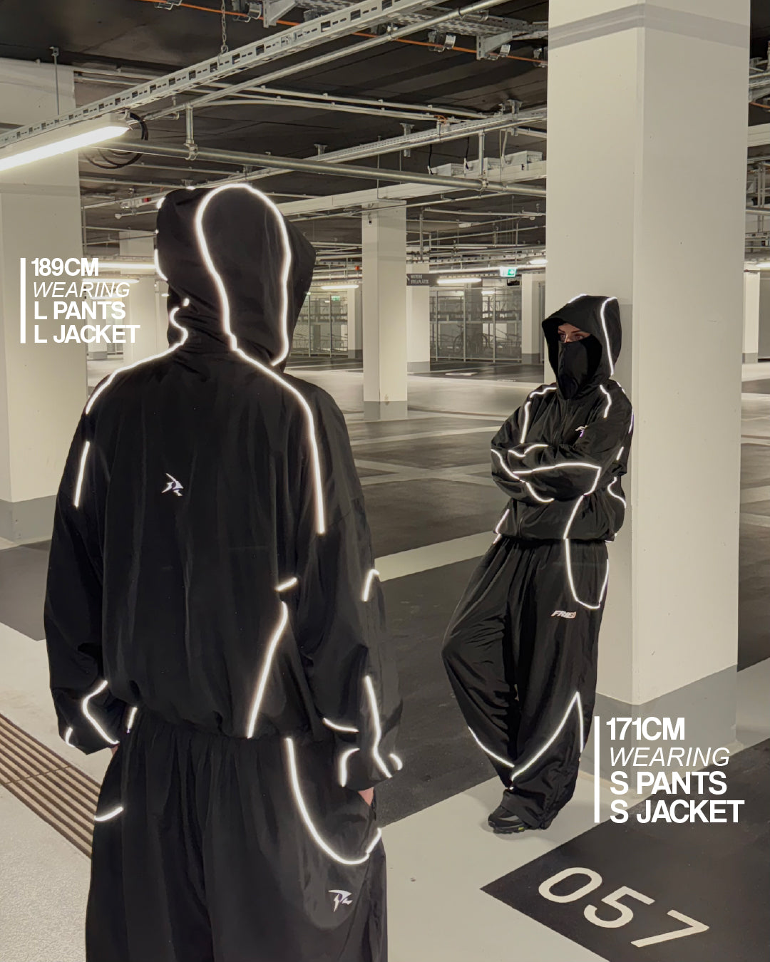 BLACK - WATERPROOF ZIP HOODIE -