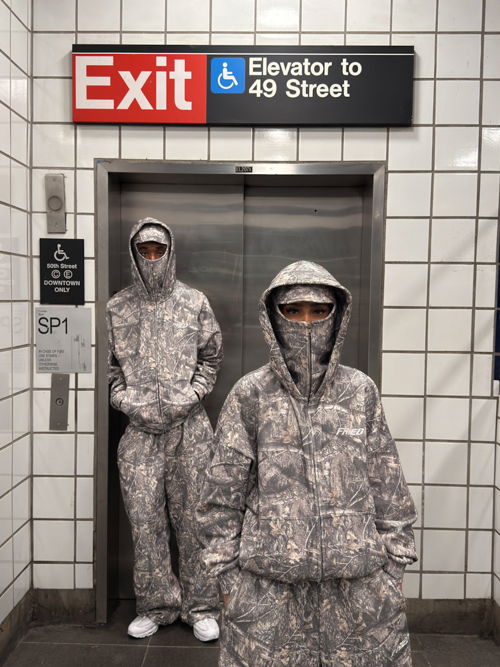 CAMO - BAthtLACLAVA ZIP HOODIE -