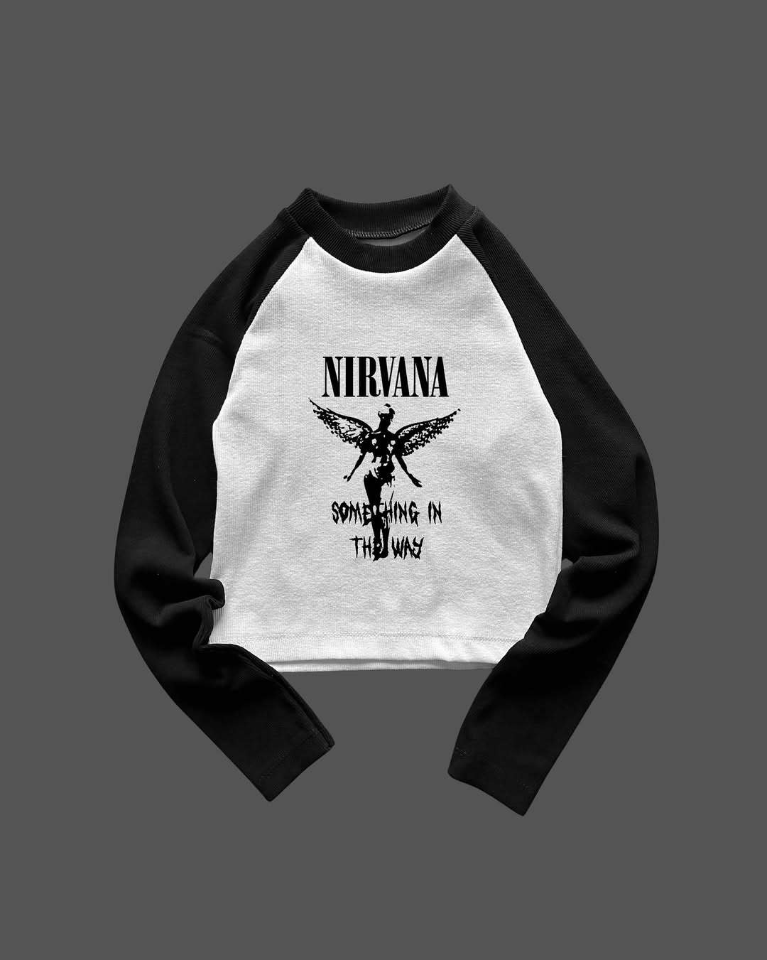 Everyday versatile long-sleeved top