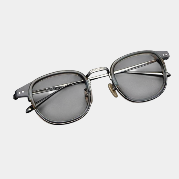 Herren-Titanbrille mit edler Gravur – Gestell für Korrekturbrille