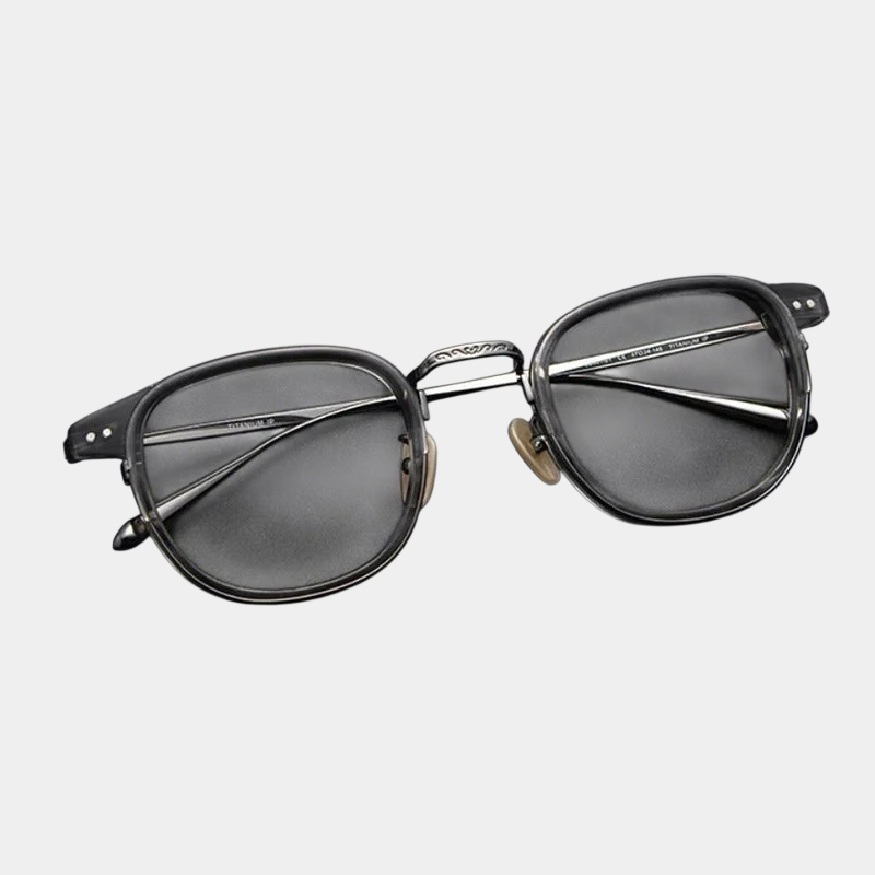 Herren-Titanbrille mit edler Gravur – Gestell für Korrekturbrille
