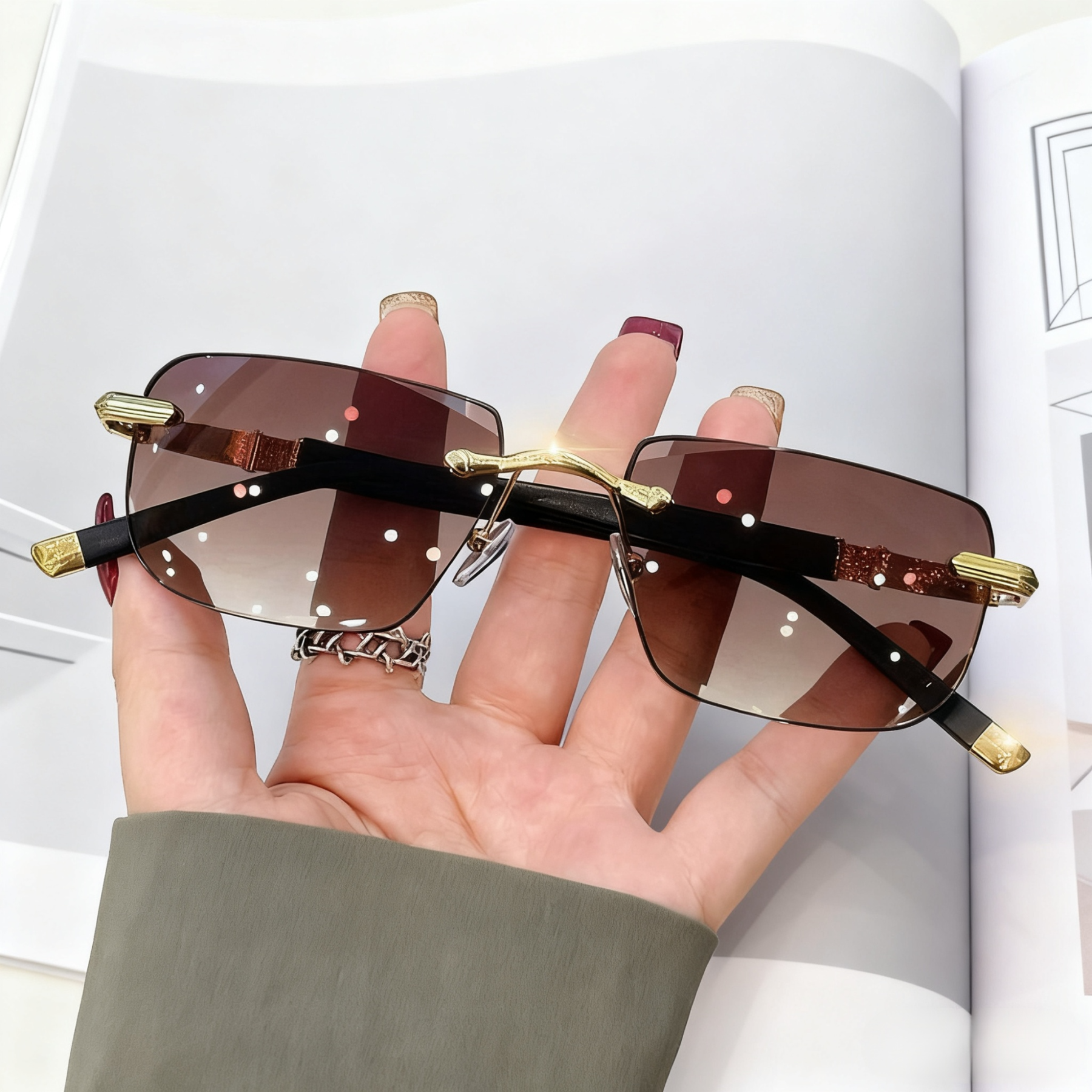 Elegante rahmenlose Lesebrille mit hochwertig gravierten diamantgeschliffenen Linsen