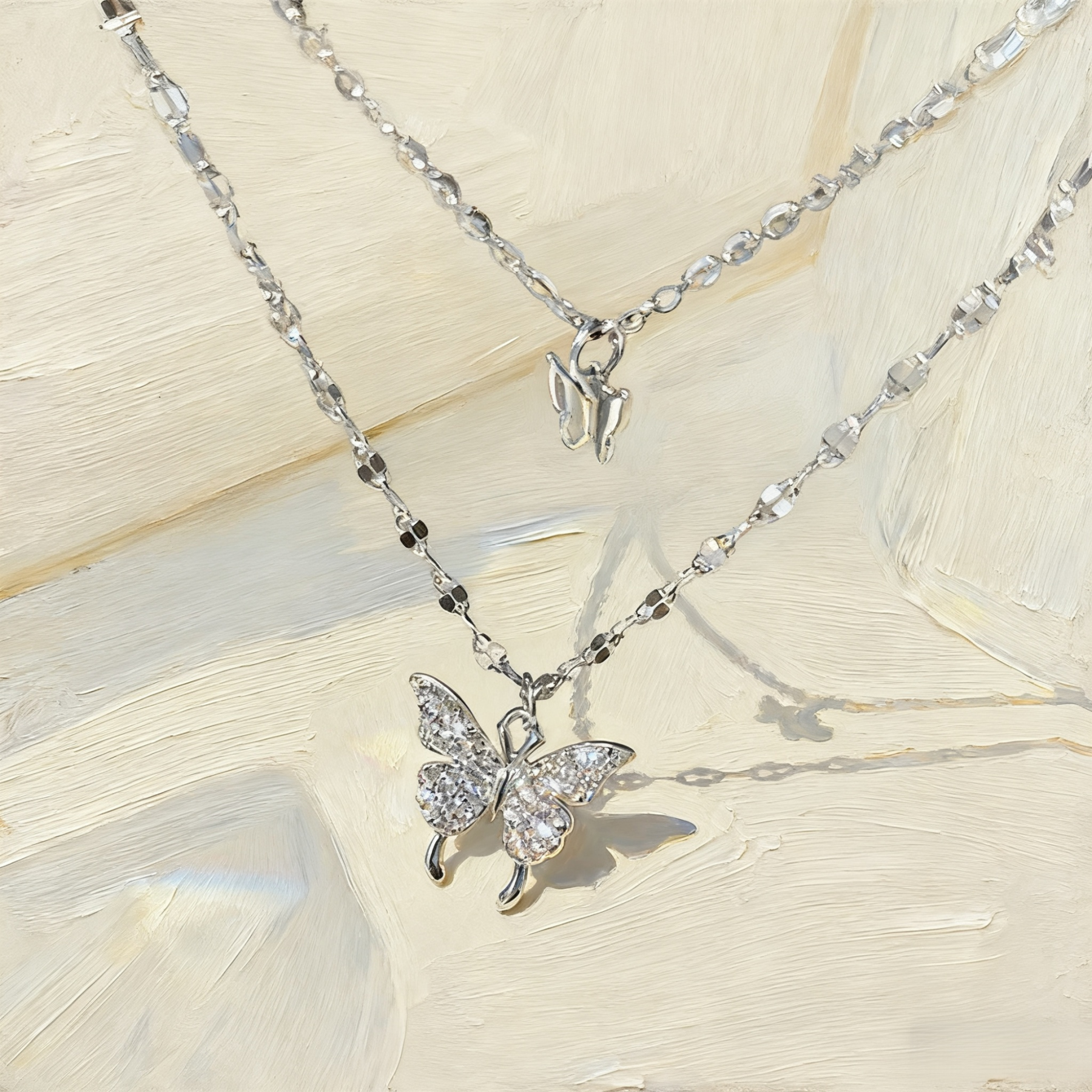 Elegante Schmetterlings-Strass-Halskette, doppellagige Kette für Damen