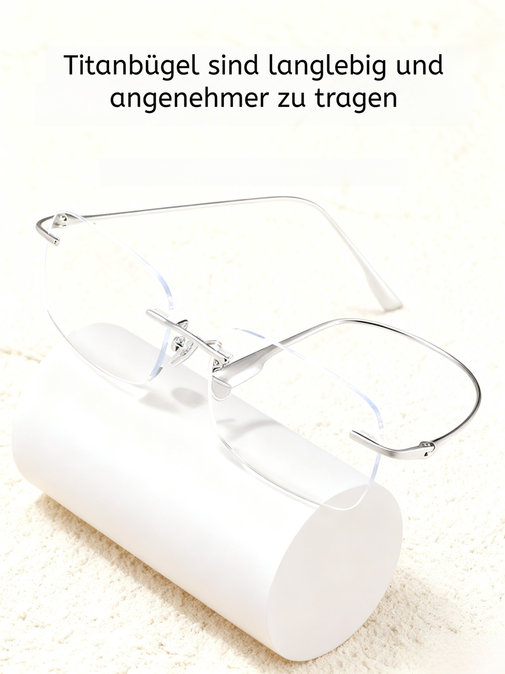 Stilvolle Vergrößerungs-Lesebrille auf einem Buch