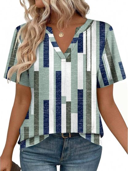 Women's short-sleeved V-neck T-shirt, cute and casual style