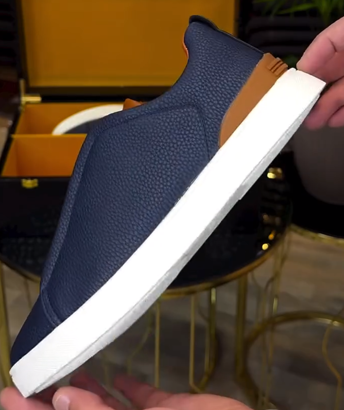 Leather slip-on casual shoes