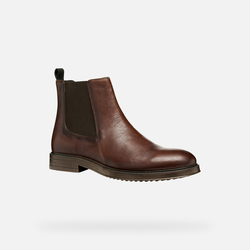 Slip-on Chelsea boots