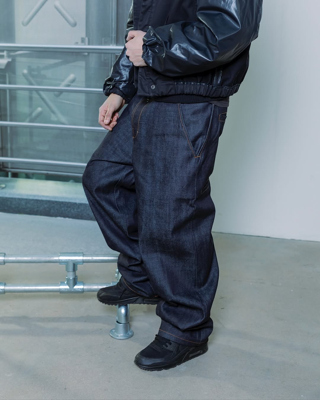 Two-way pocket raw selvedge jeans