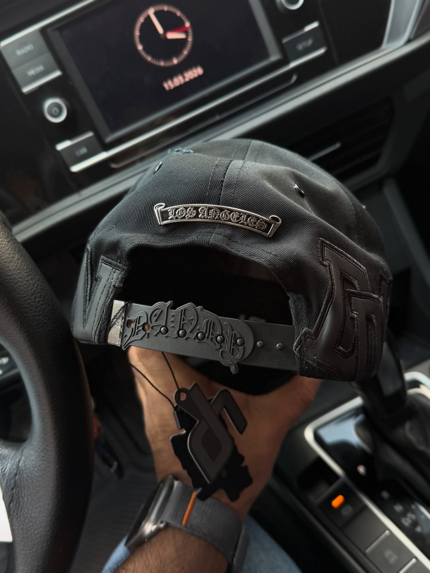 Temperature-sensitive color-changing denim baseball cap