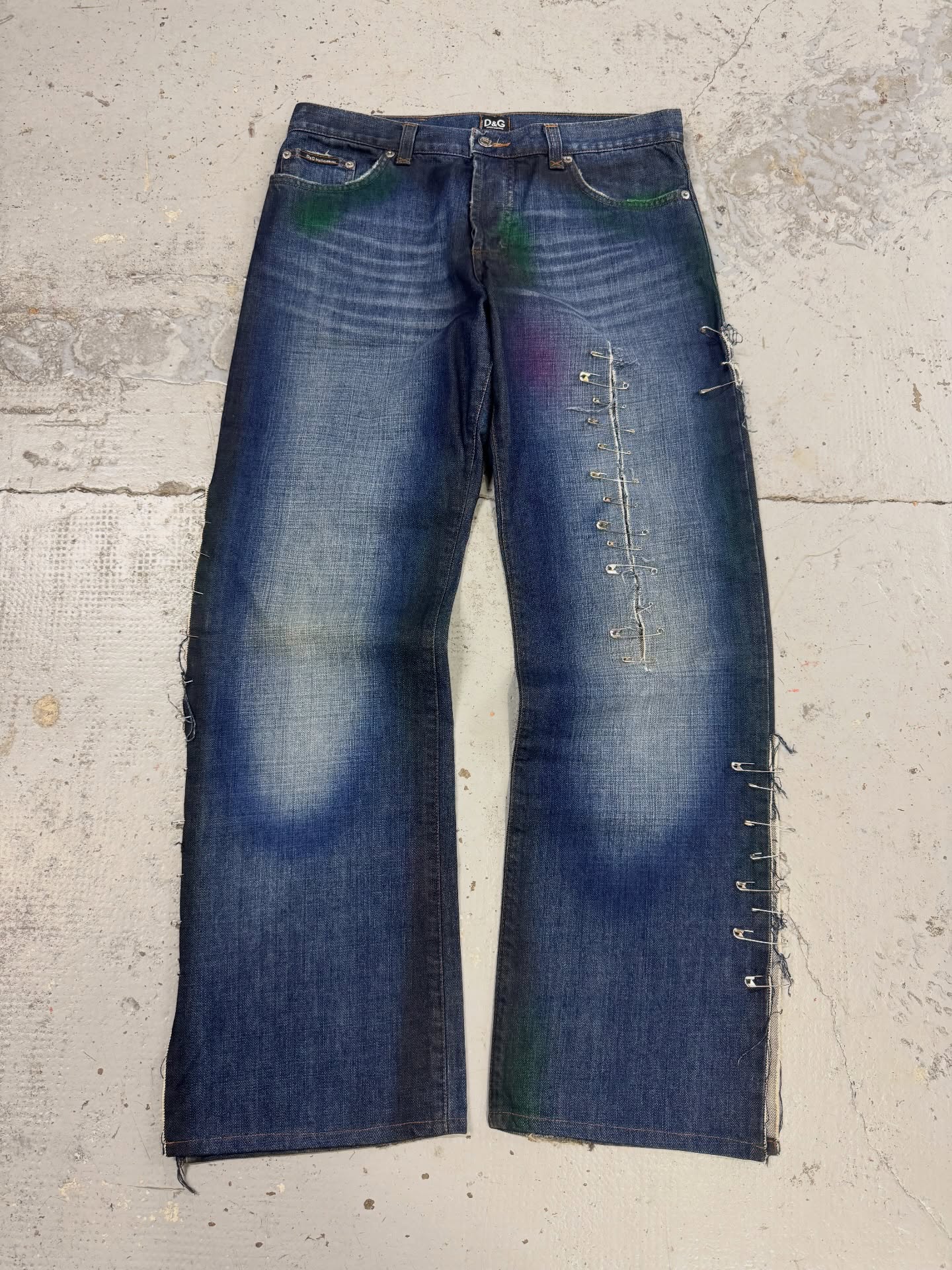 Pin-Faded Jeans