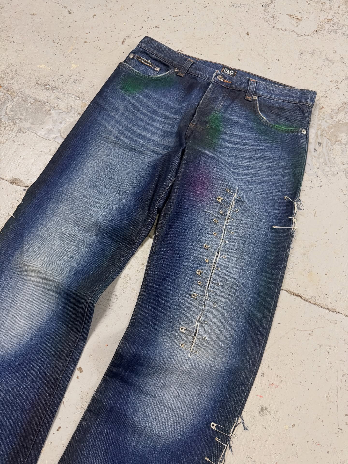Pin-Faded Jeans