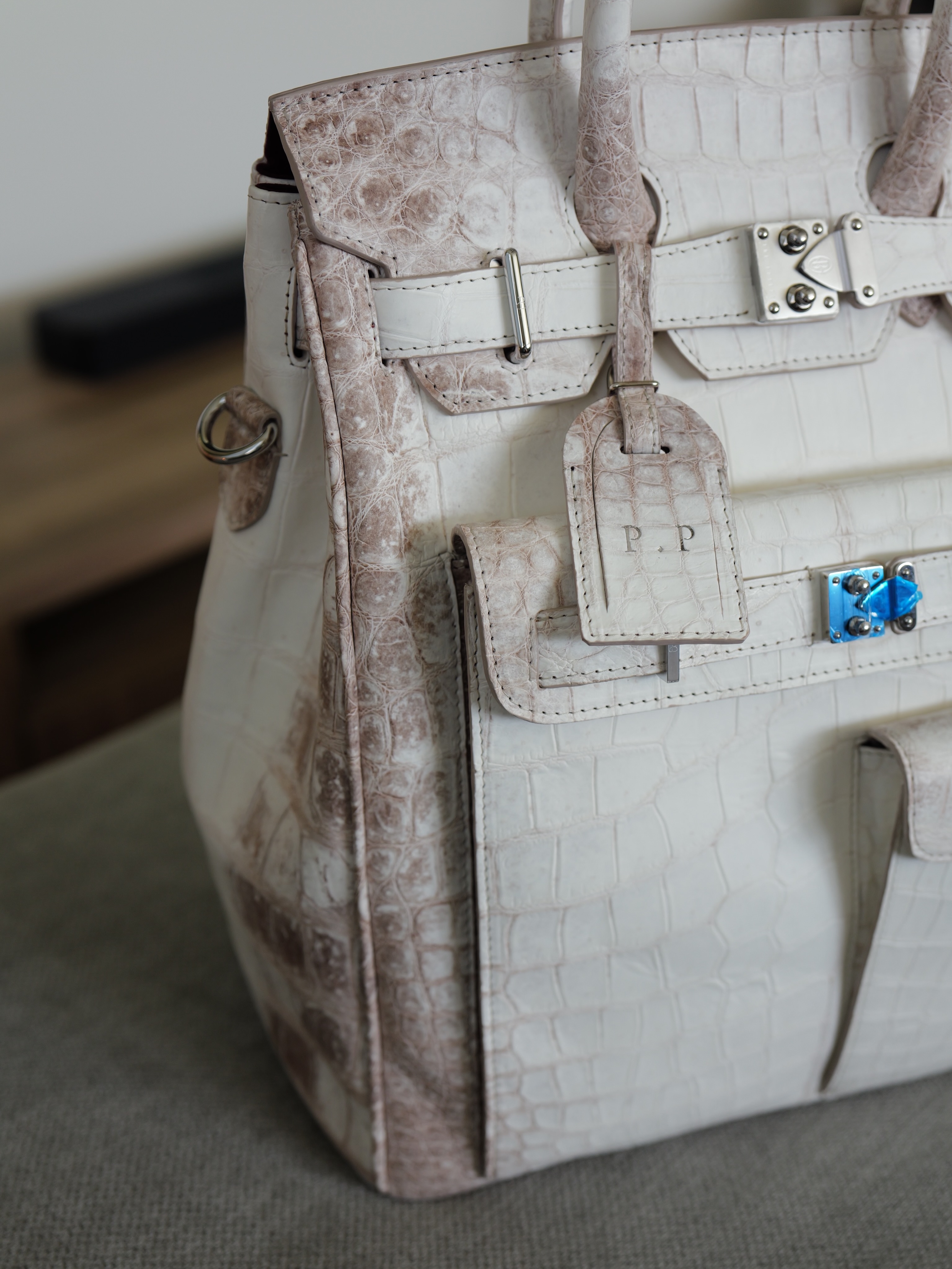 Luxury genuine leather multi-pocket handbag
