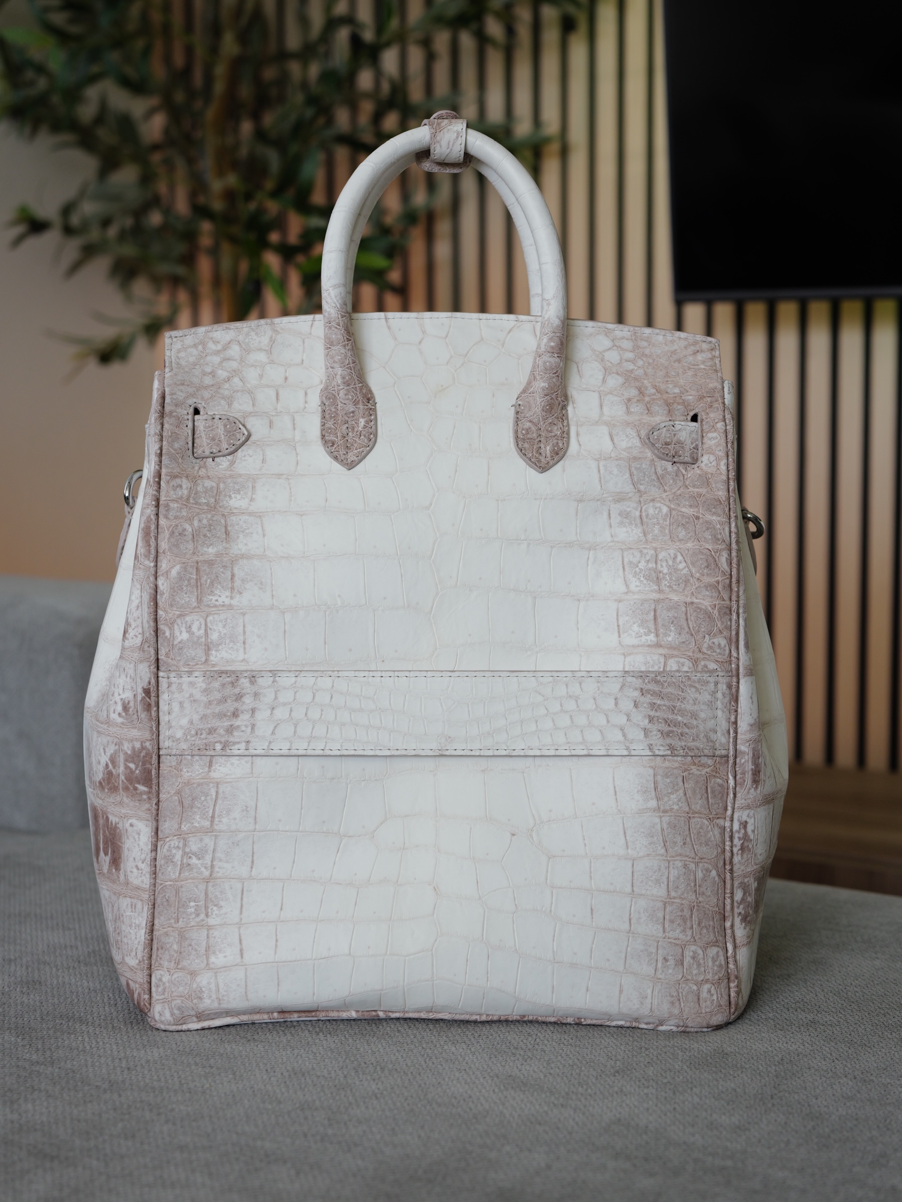 Luxury genuine leather multi-pocket handbag