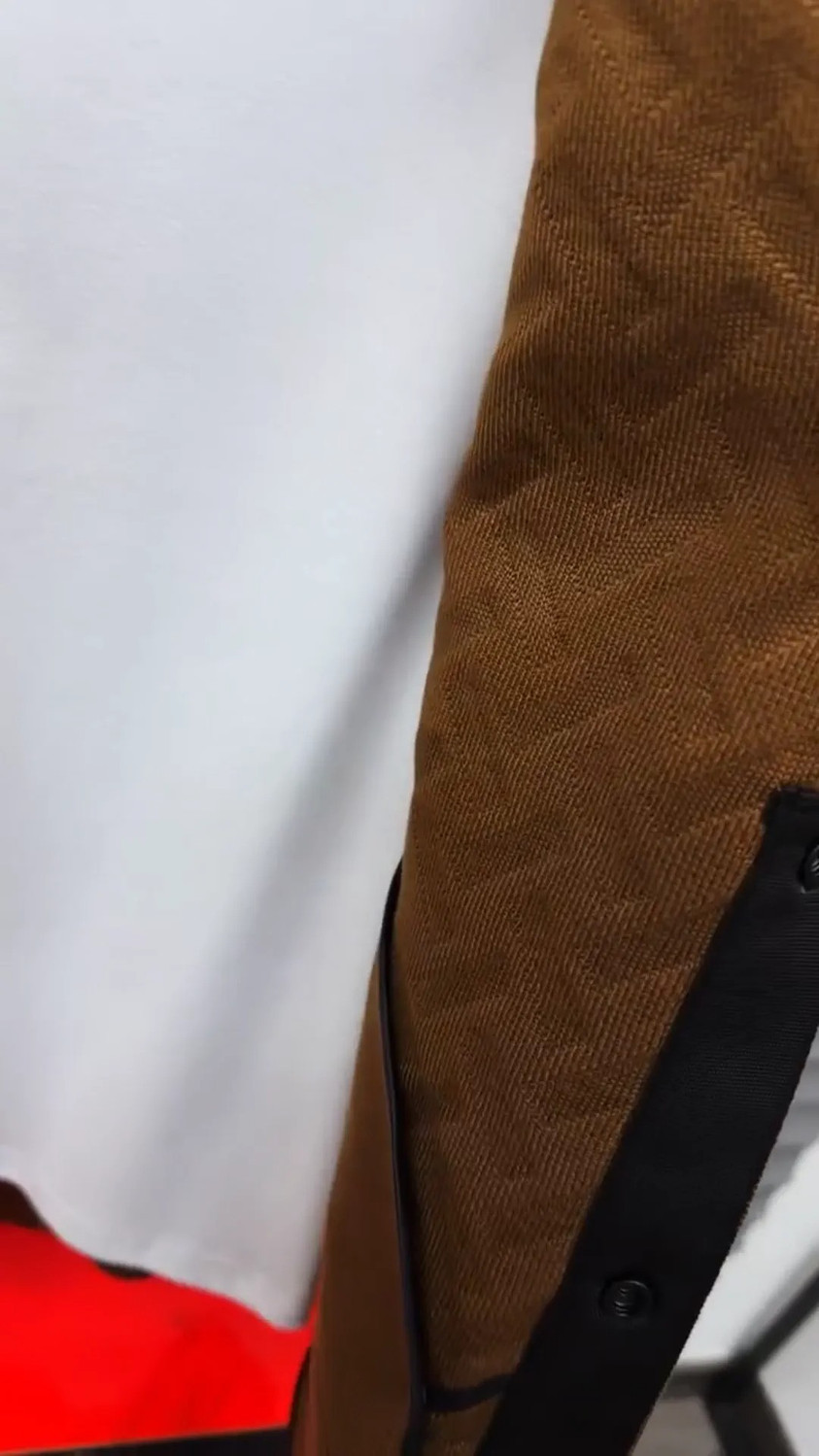 Three-dimensional knitted sweater jacket