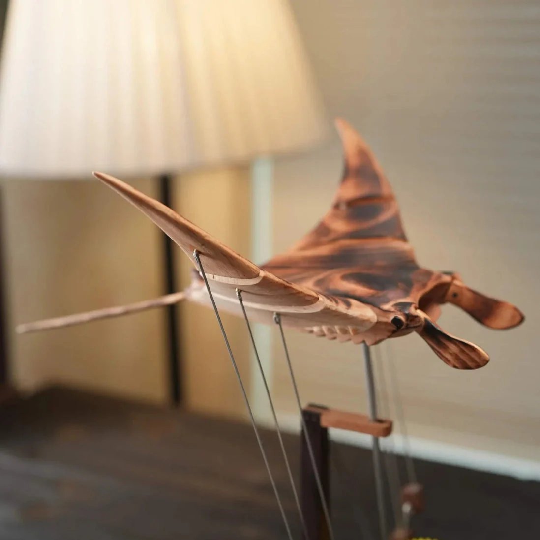 Handcrafted Walnut Manta Ray Automaton – The Ocean’s Silent Glider🎁Buy 2  Free Shipping✈️