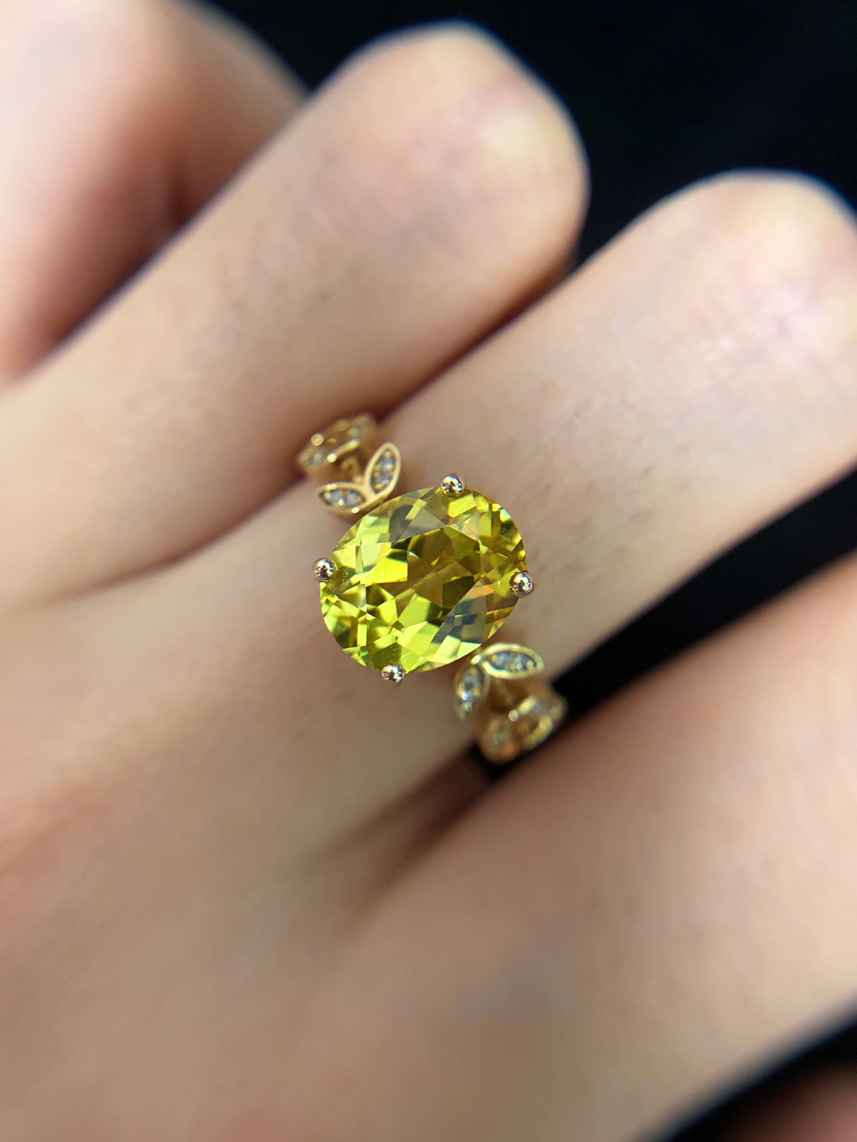 Oval Cut Lemon Yellow Lab-Grown Yellow Sapphire Ring with Leaf Side Stones, S925 Silver 18K Gold Plated Ring
