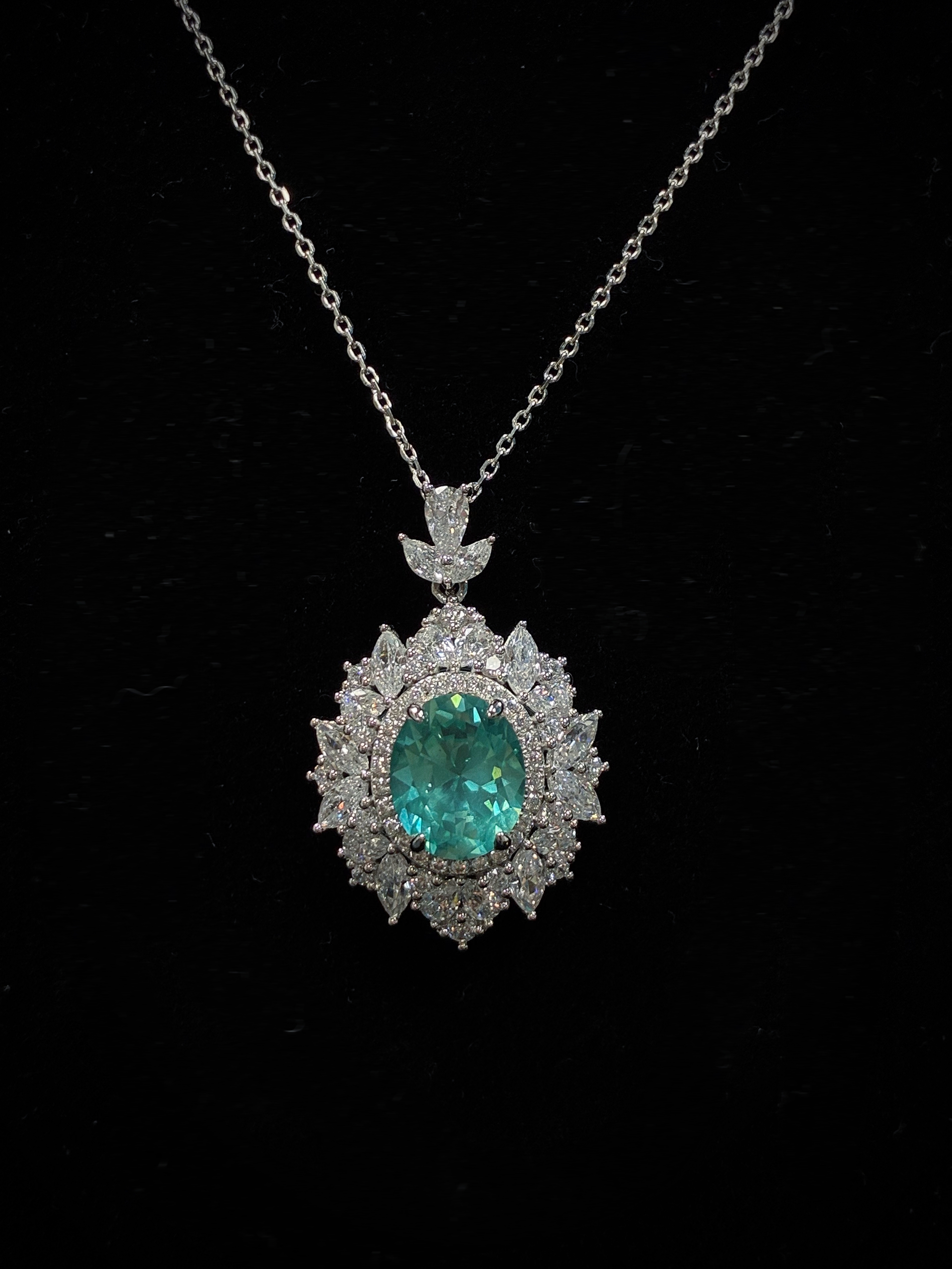 Stunning Oval Lab‑Grown Green Sapphire Pendant 925 Sterling Silver