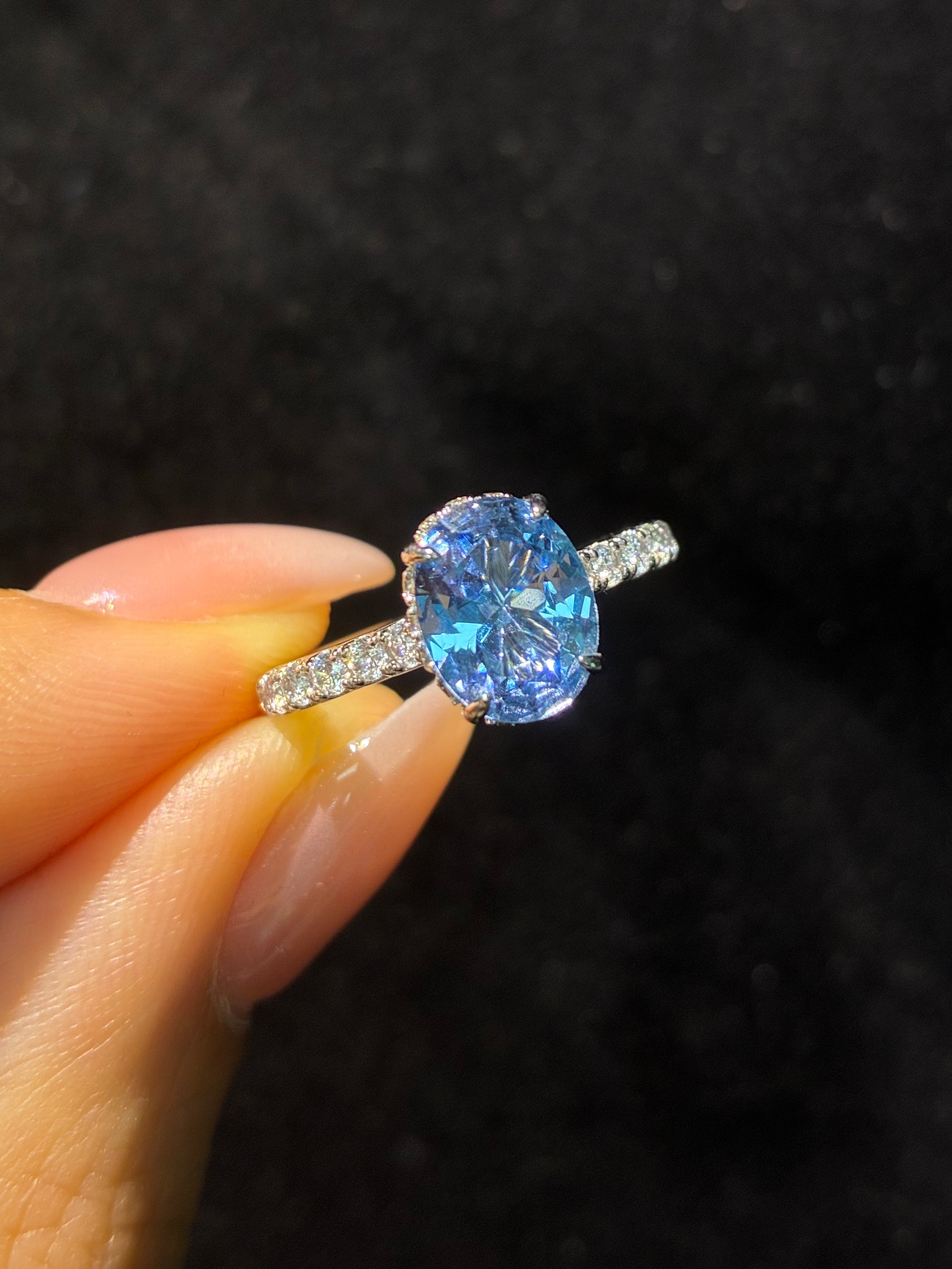 Aquamarine‑Tone Lab‑Grown Spinel Oval Solitaire Ring
