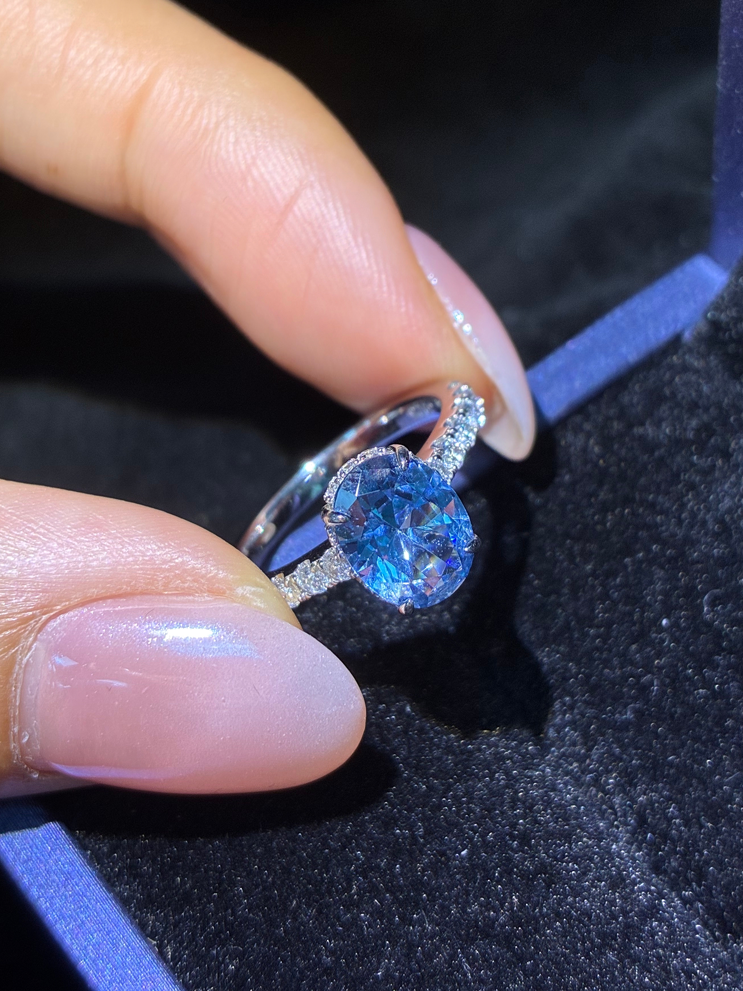 Aquamarine‑Tone Lab‑Grown Spinel Oval Solitaire Ring
