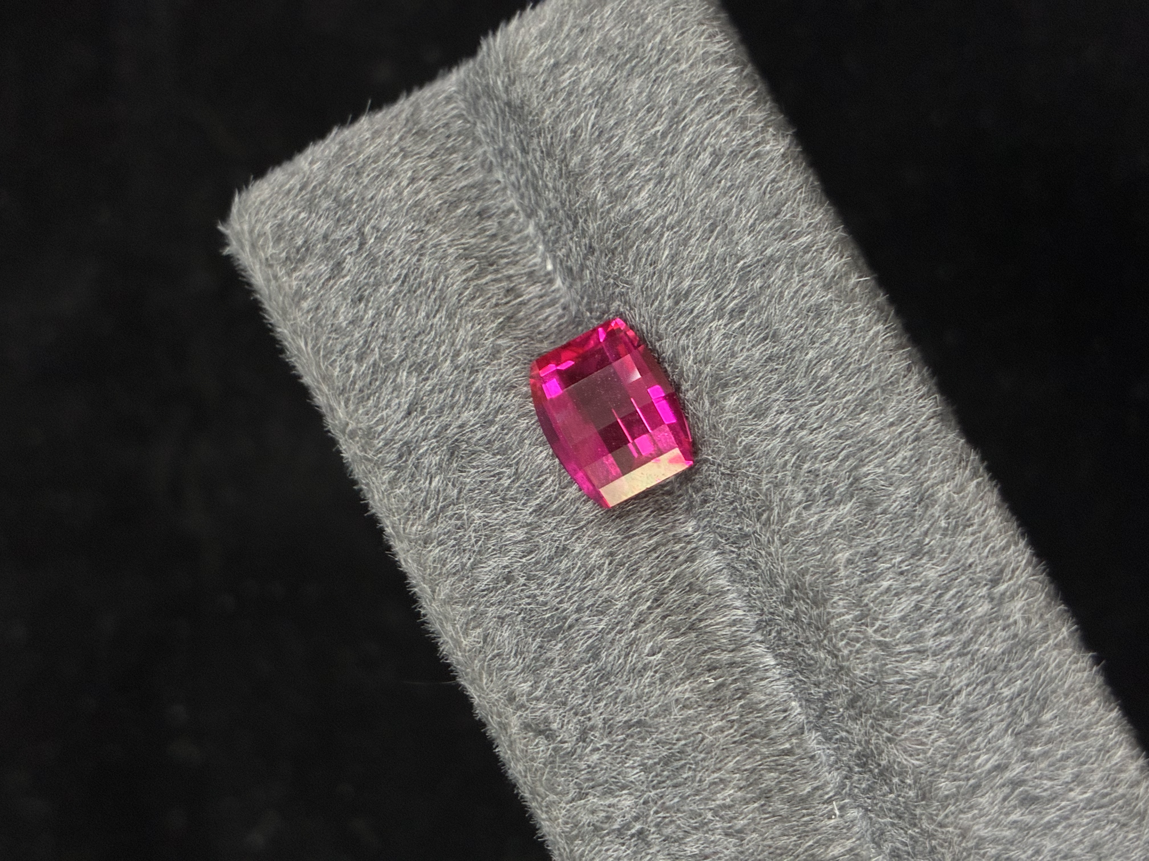 Lab-Grown Red Sapphire – Mosaic Fantasy Cut