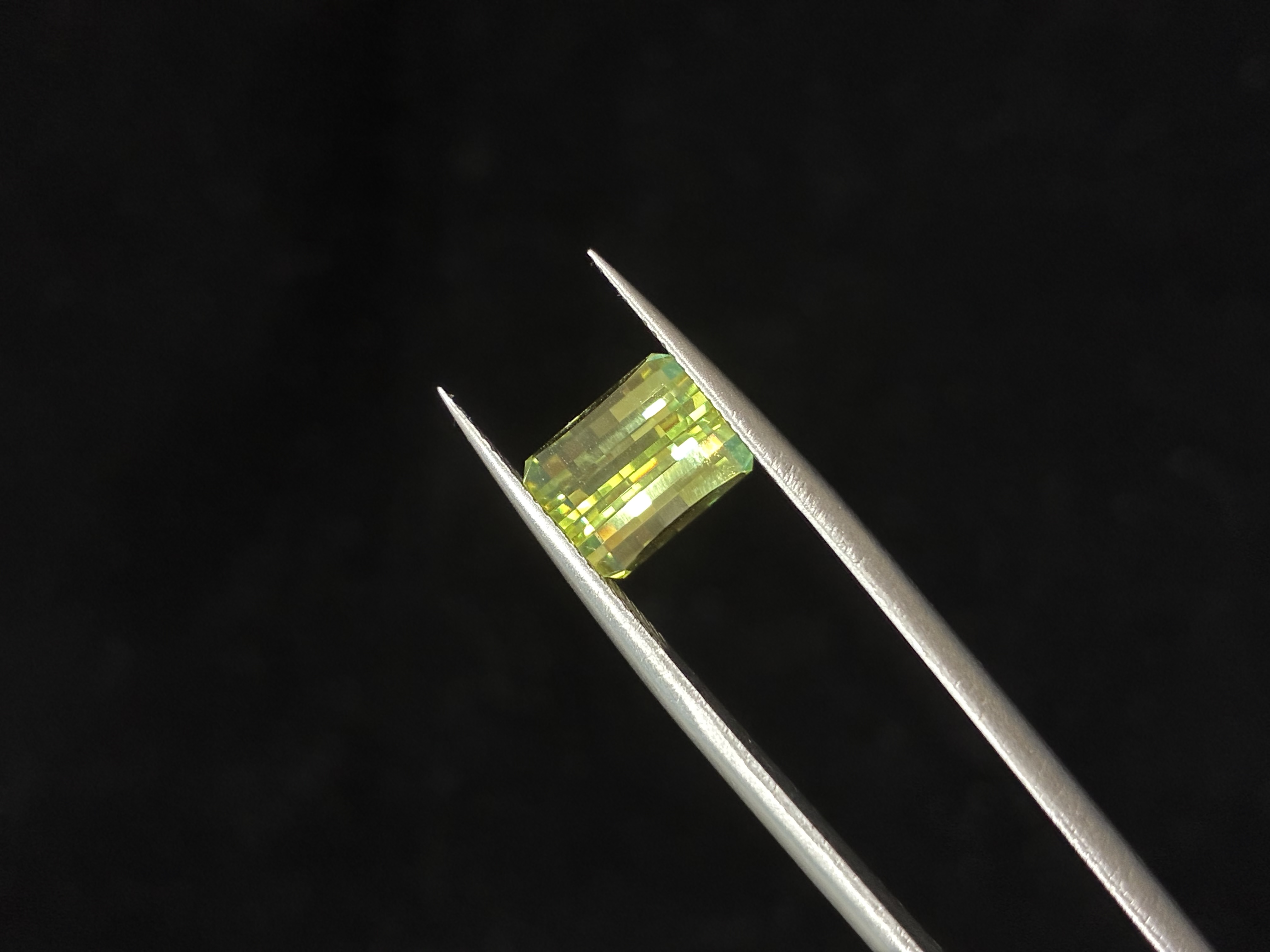 Lab-Grown Yellow Sapphire – Mosaic Fantasy Cut