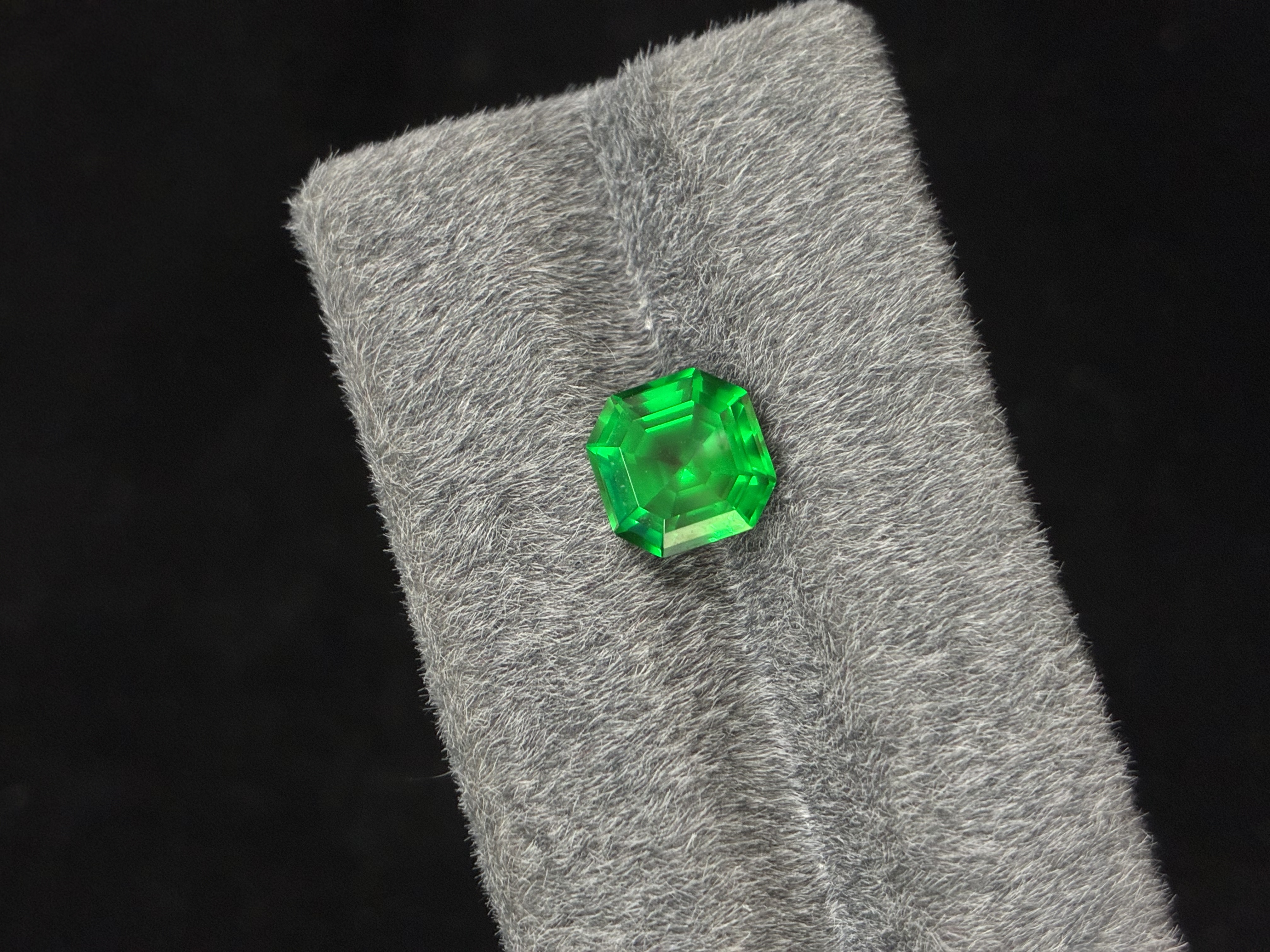 Lab-Grown Green Garnet – Asscher Cut