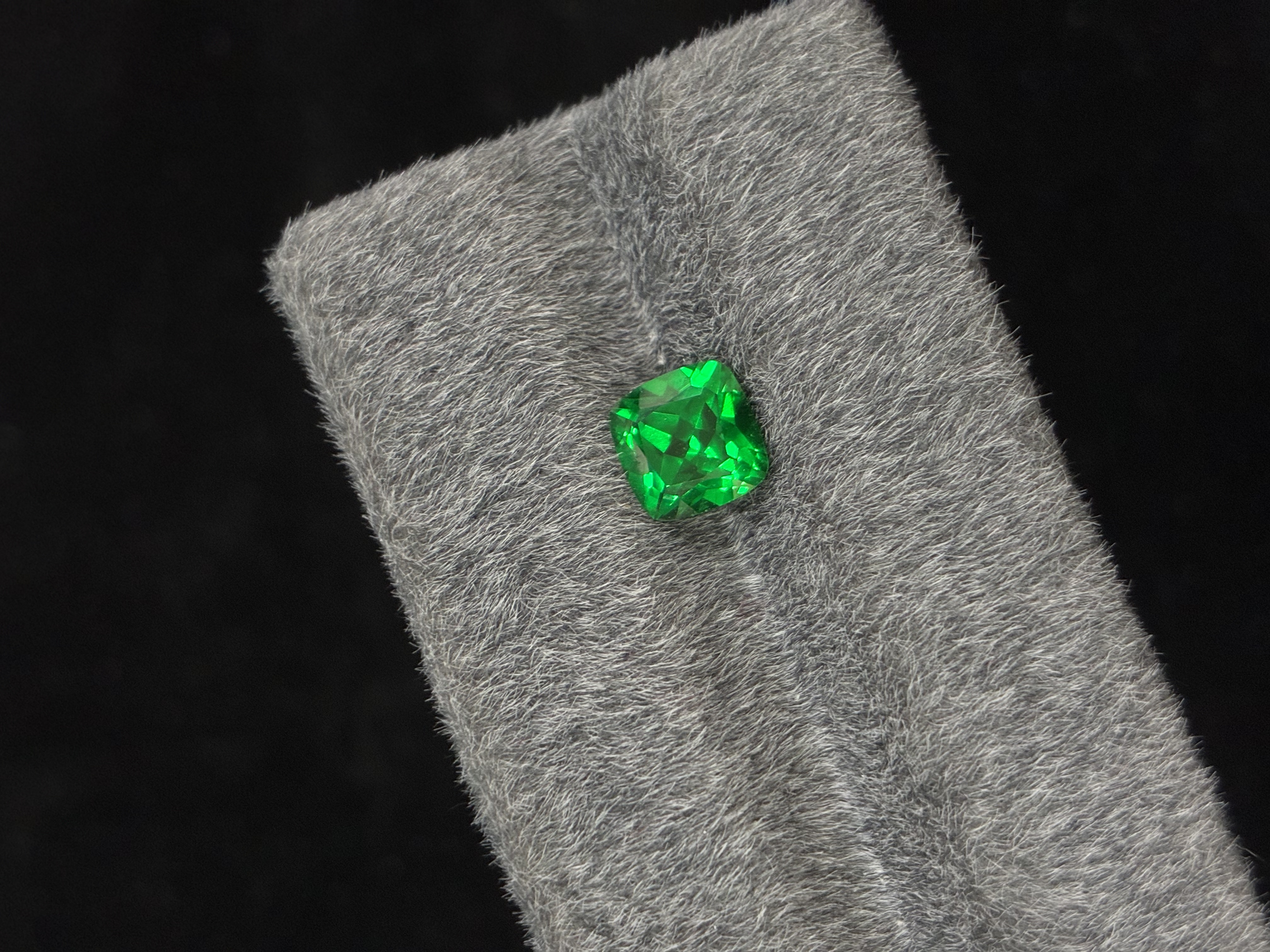 Lab-Grown Green Garnet – Cushion Cut