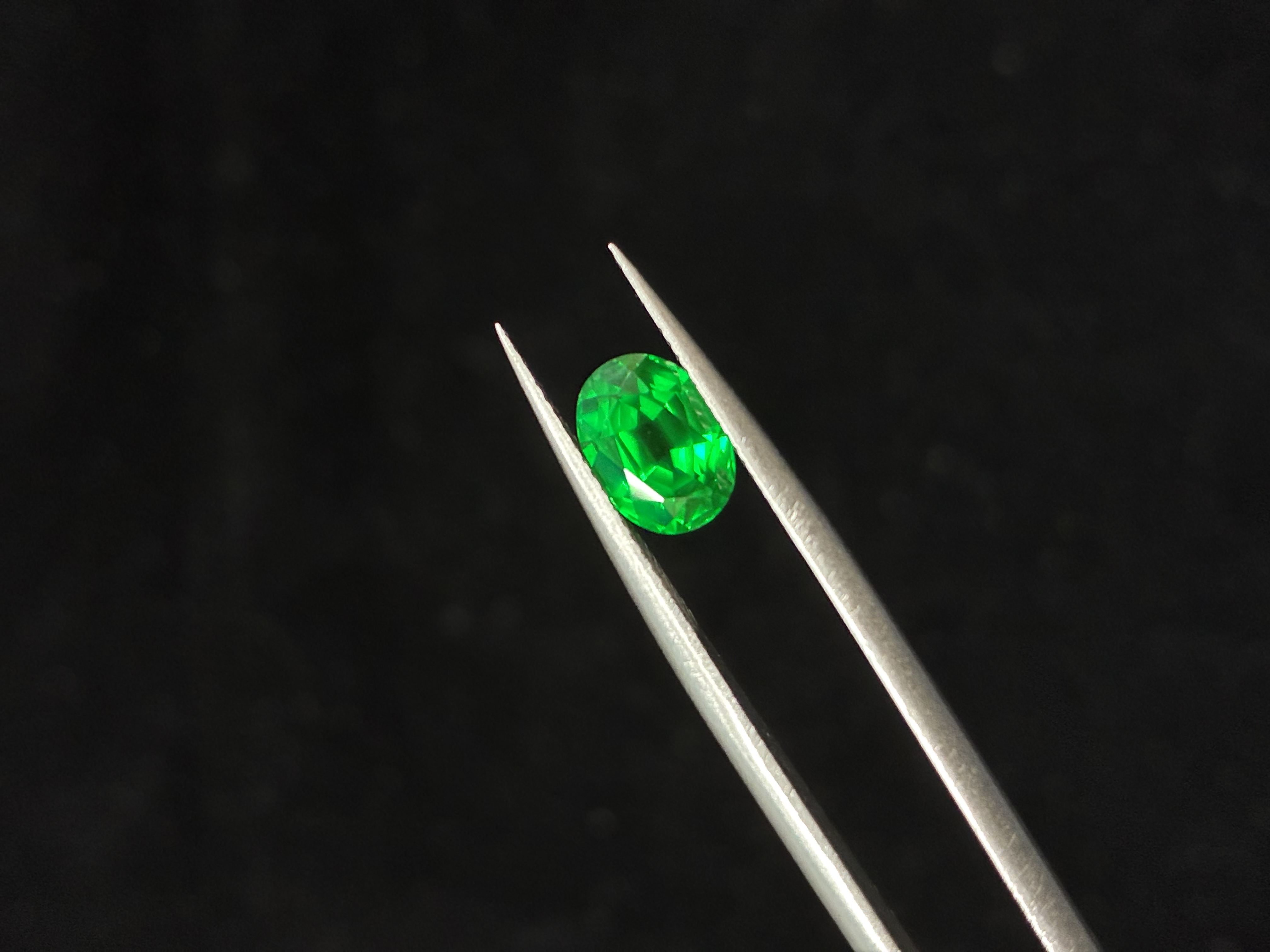 Lab-Grown Green Garnet – Oval Cut
