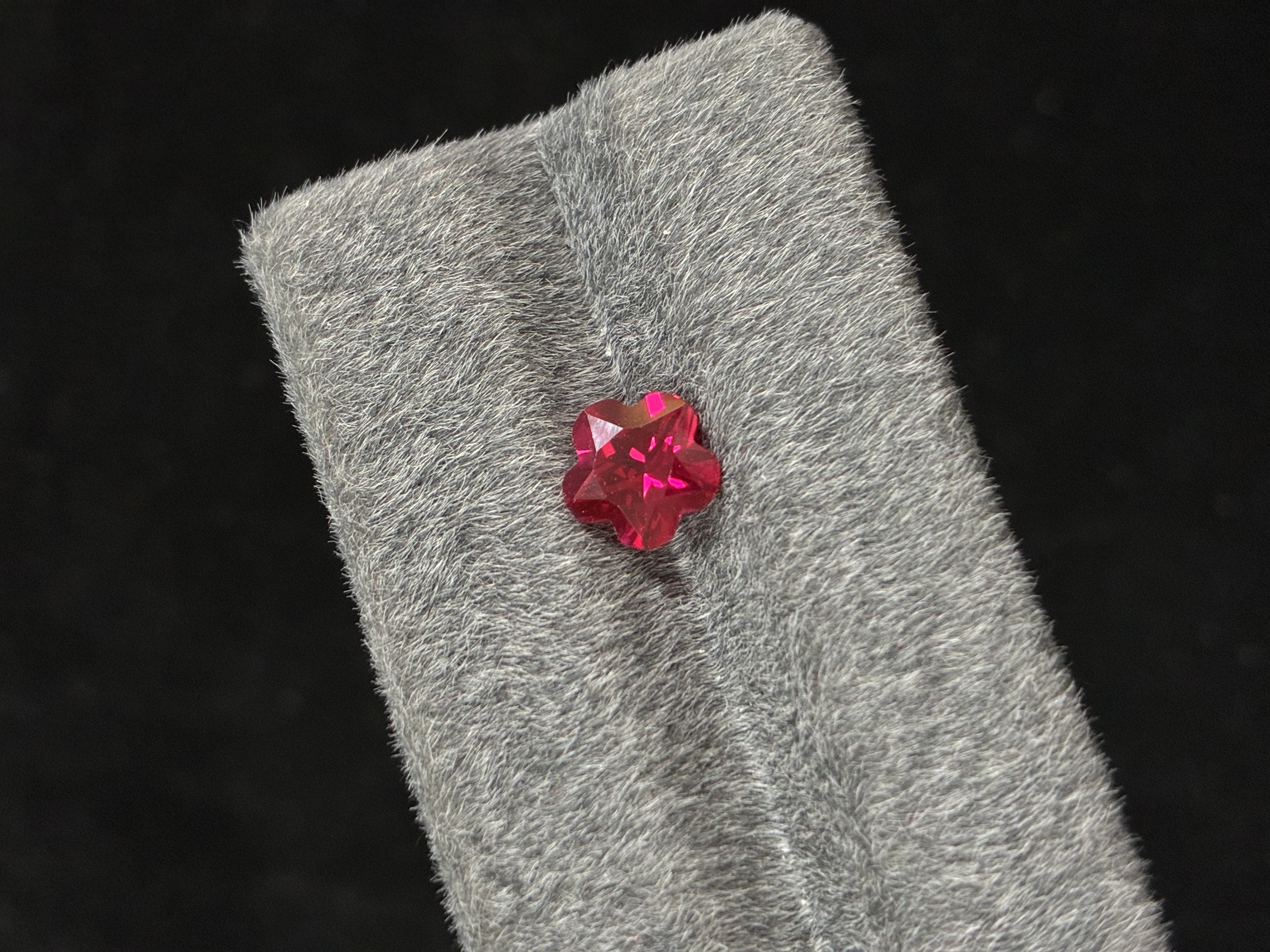 Lab-Grown Red Sapphire – Blossom Cut