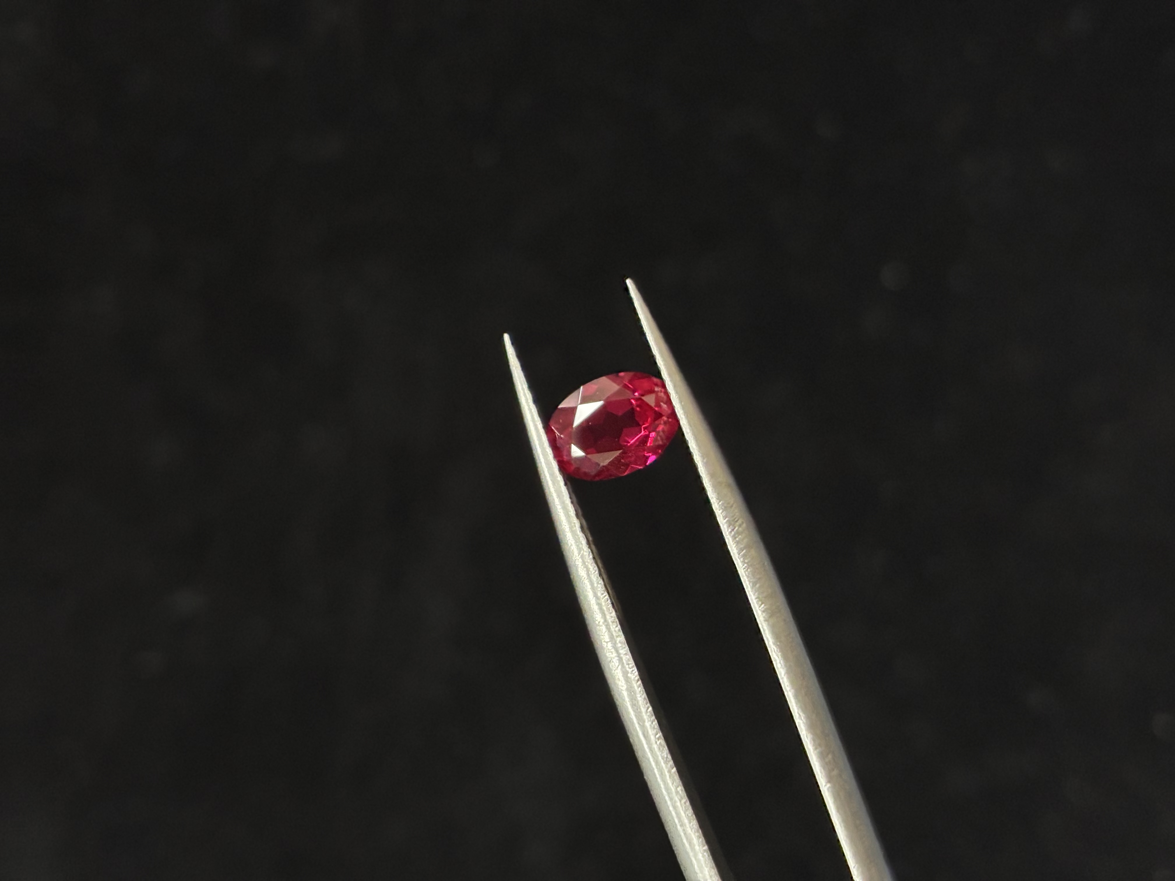 Lab-Grown Red Sapphire – Oval  Cut
