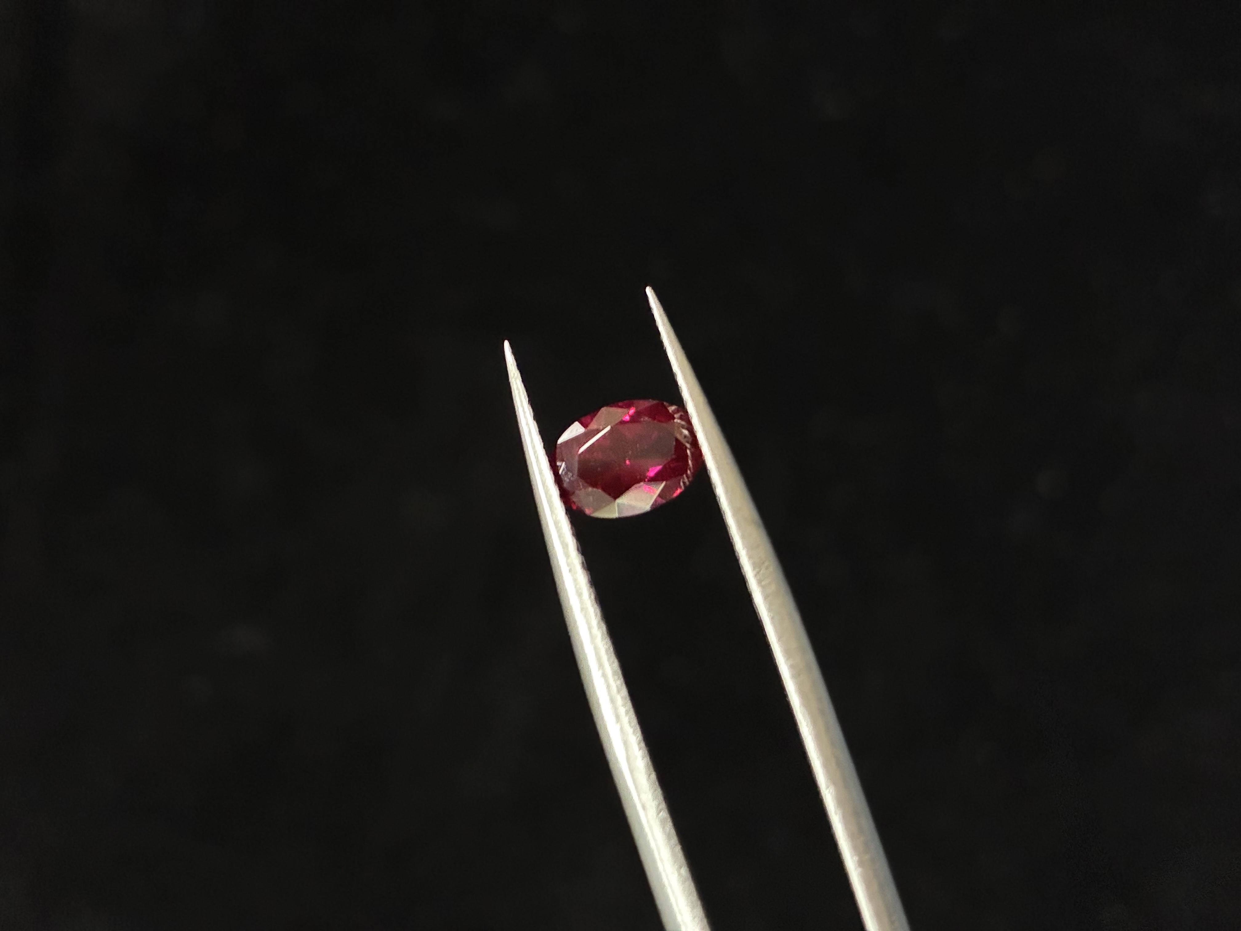 Lab-Grown Red Sapphire – Oval Cut