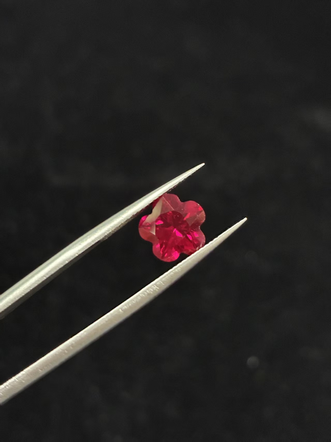 Lab-Grown Red Sapphire – Blossom Cut