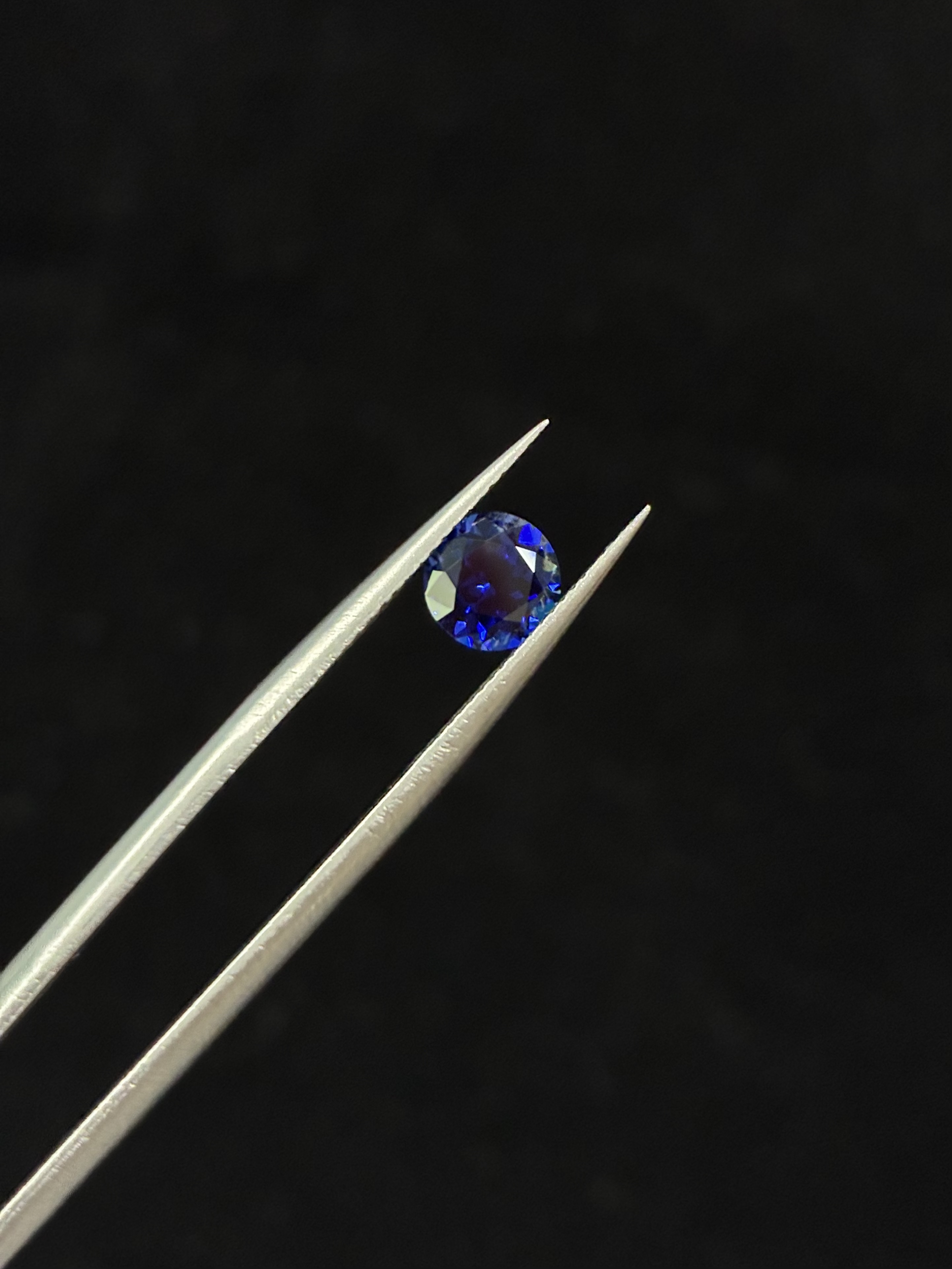 Lab-Grown Royal Blue Sapphire – Round Cut