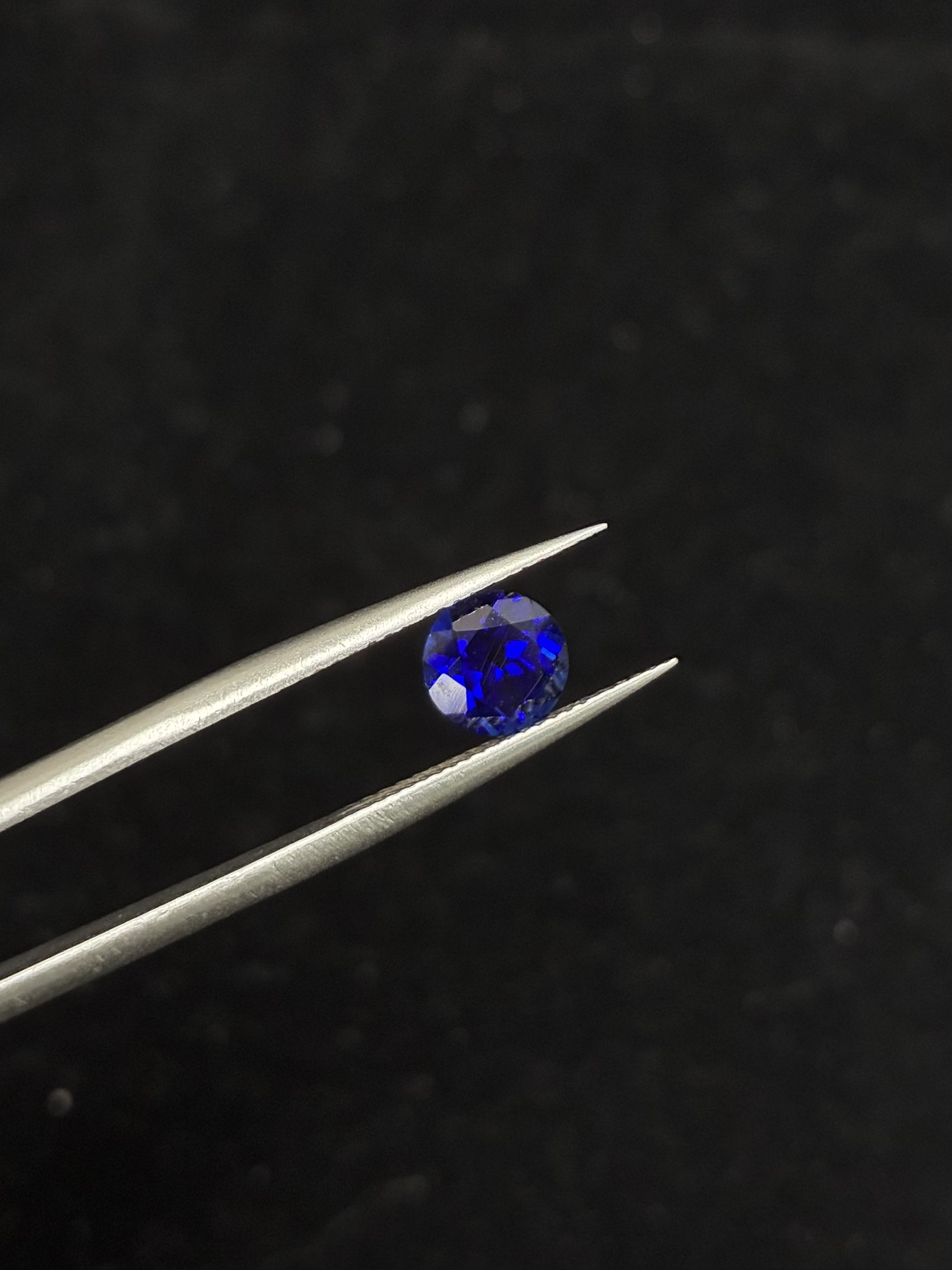 Lab-Grown Royal Blue Sapphire – Round Cut