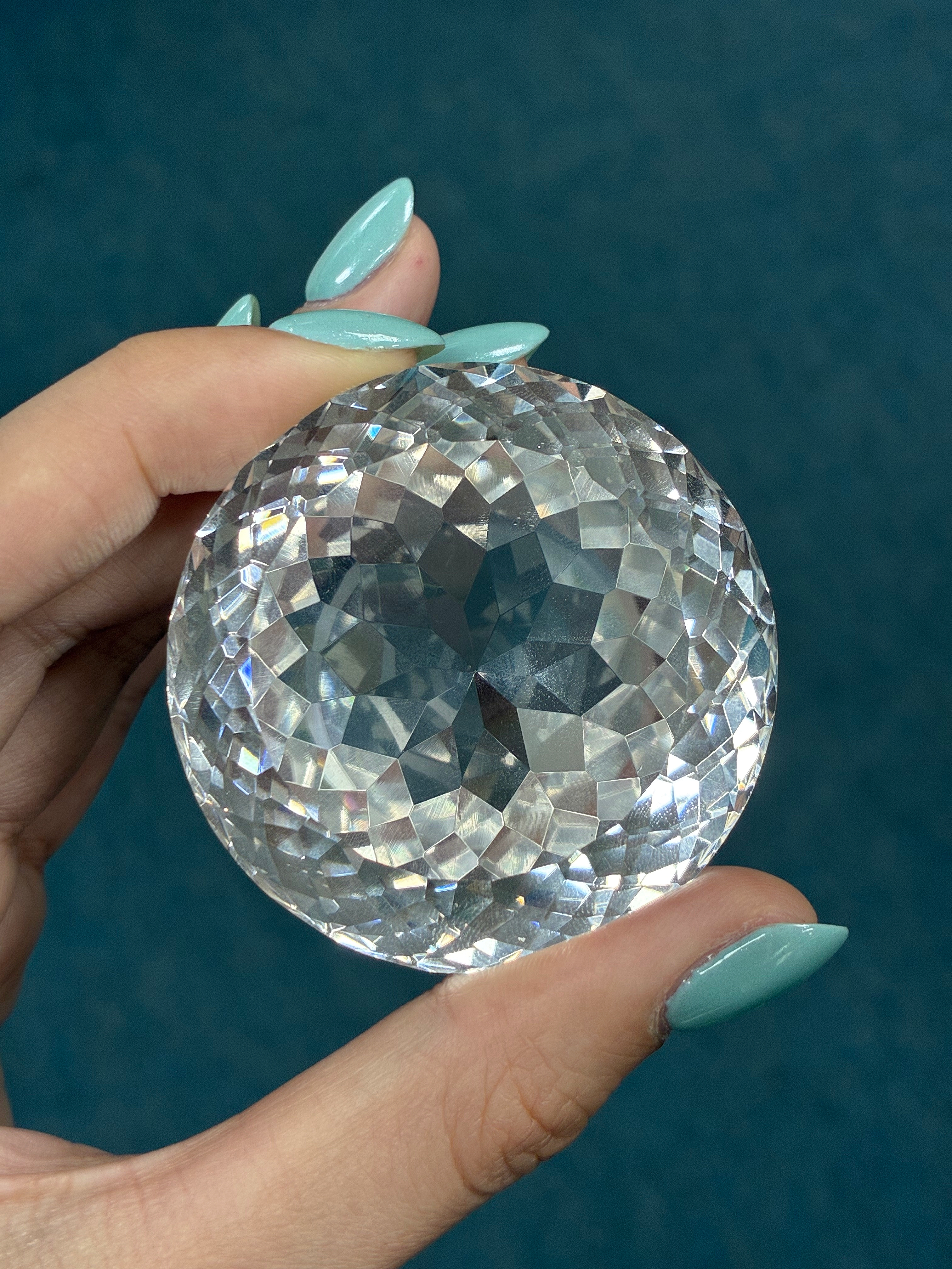 Lab-Grown White Sapphire – Round Cut