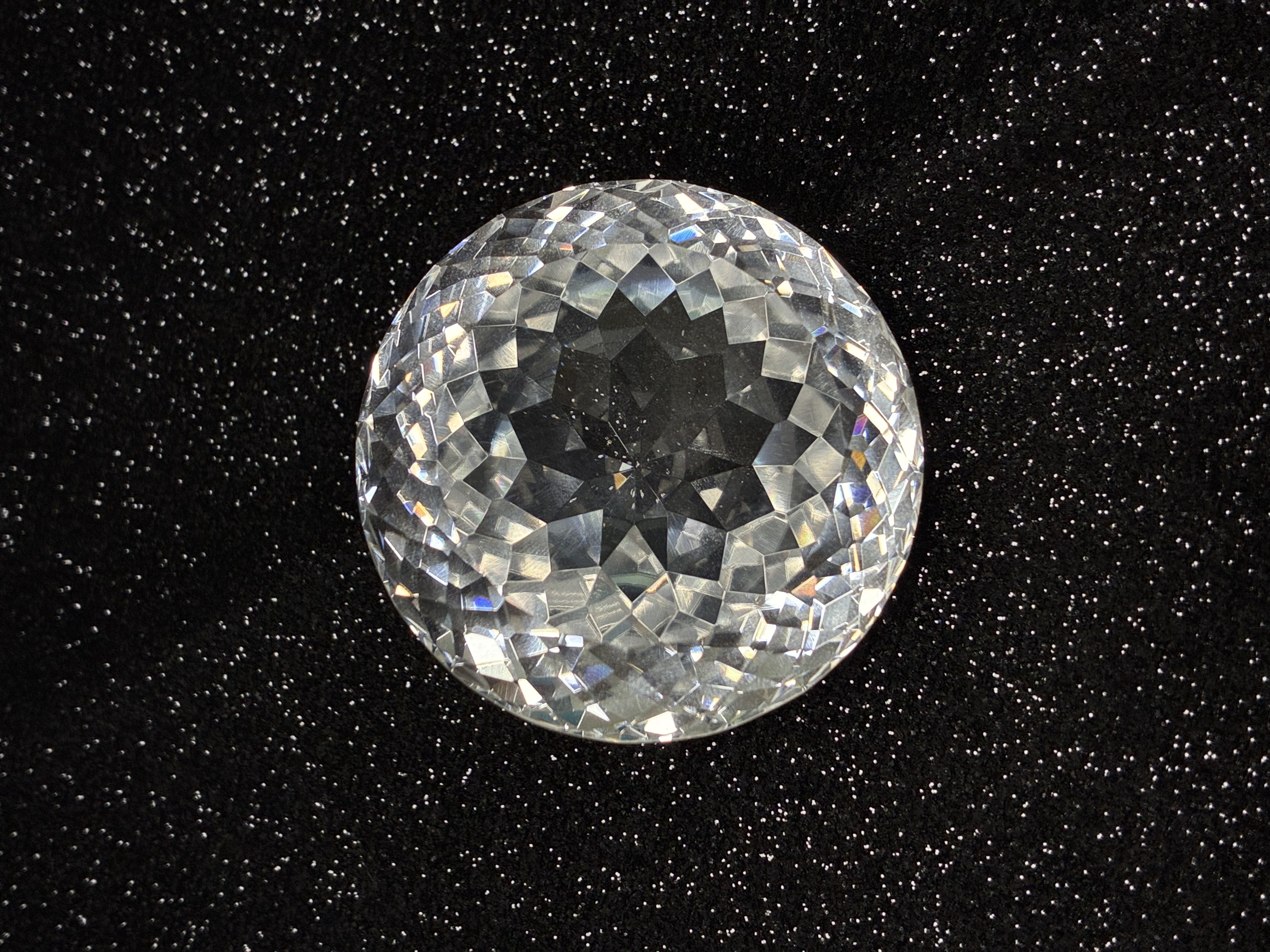 Lab-Grown White Sapphire – Round Cut