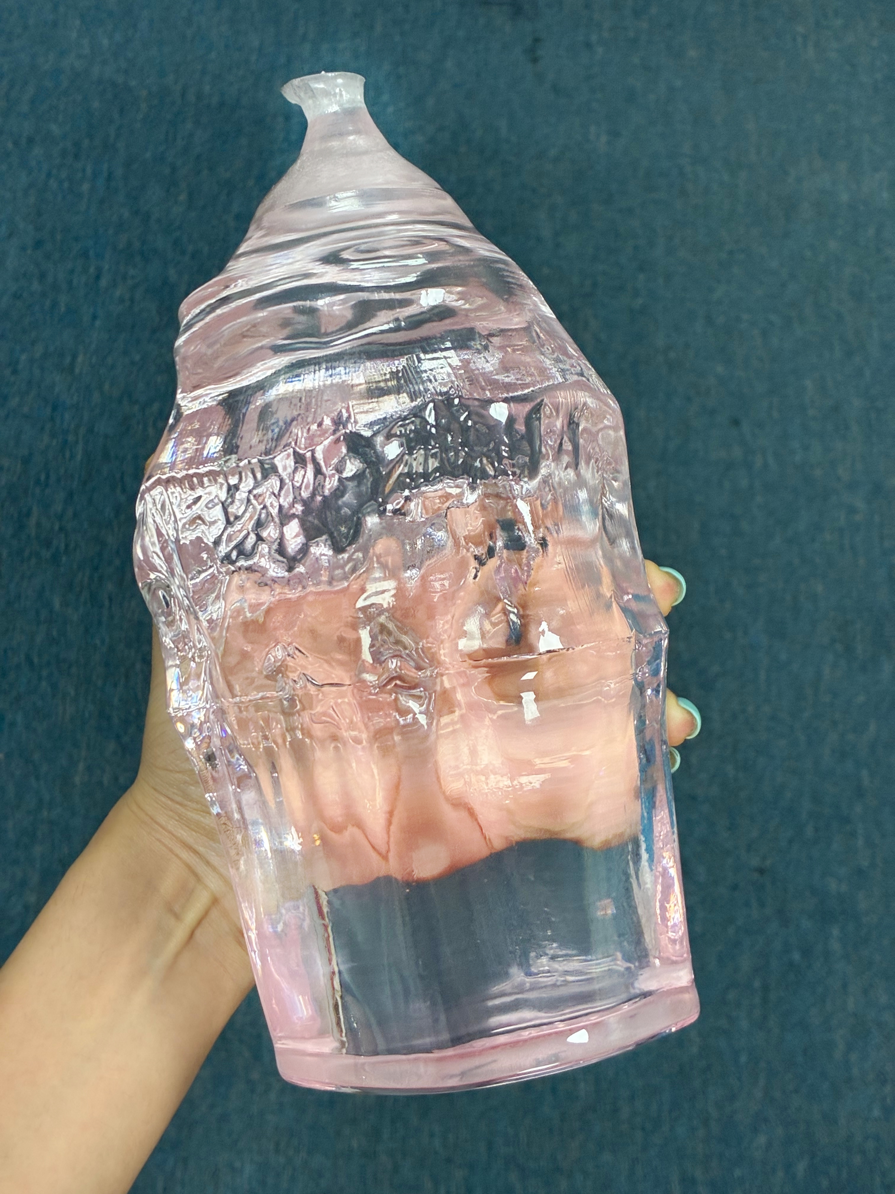 Lab-Grown Sapphire−Rough