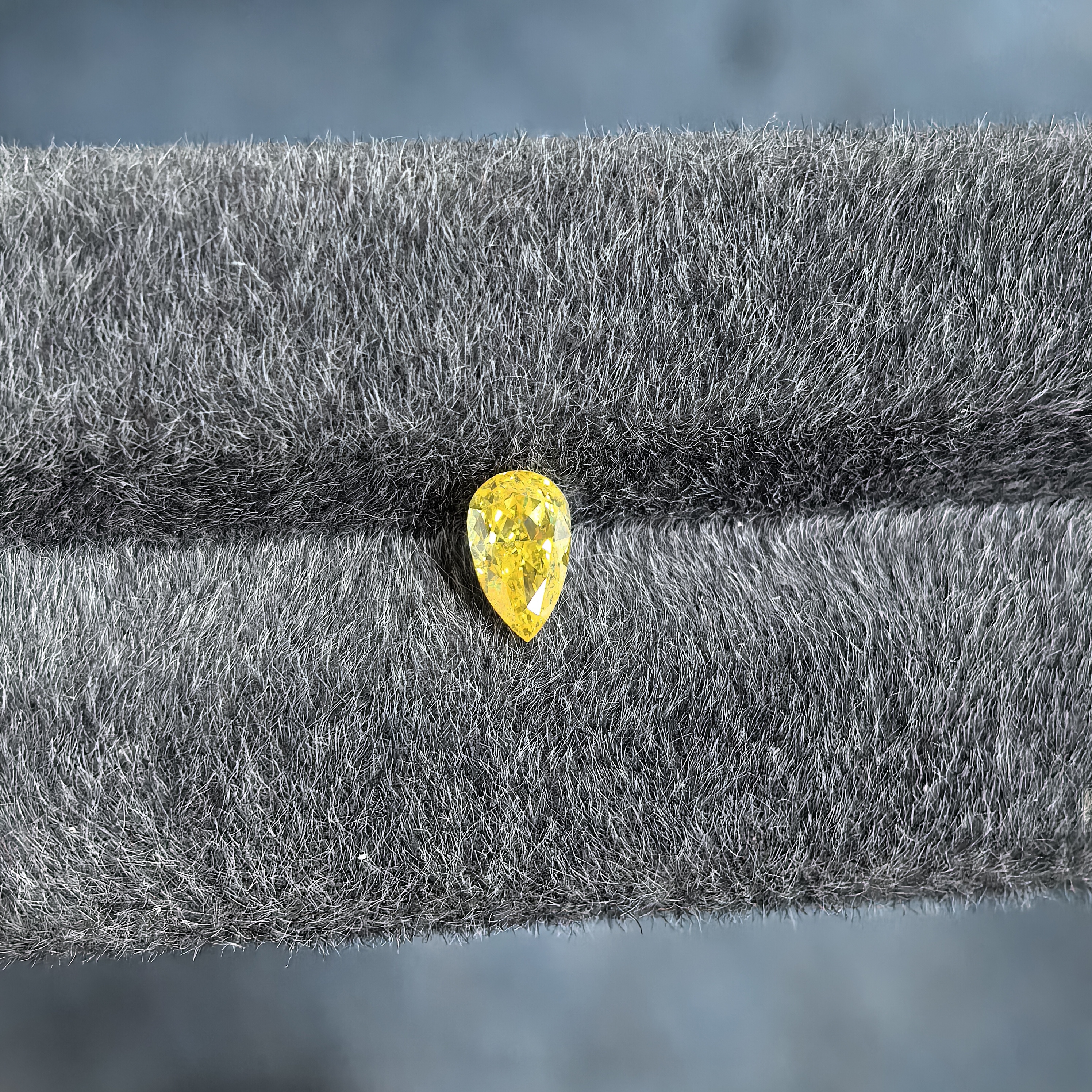 Lab-GrownLab Pear cut Yellow 