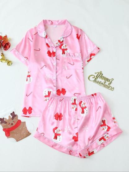 Two-Piece Set Women's Christmas Print Lapel Neck Pocket Shirt & Elastic Waist Shorts Pajama, Casual Comfy Short Sleeve Button Up Top & Shorts PJ Set, Ladies Sleepwear for All Seasons, Loungewear