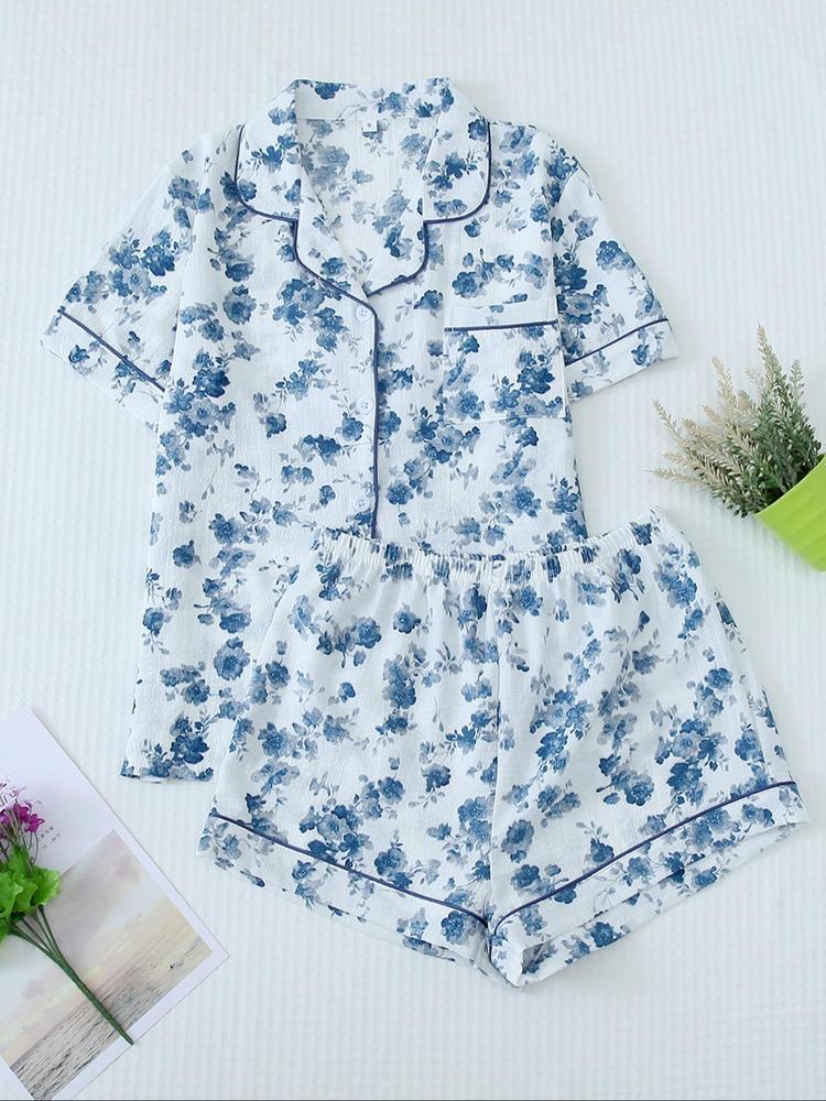 Romantic Sky Blue All over Print Pajama Set, Cute Girl Casual Home Wear Shirt & Elastic Waist Shorts Sleepwear, Summer Nightwear
