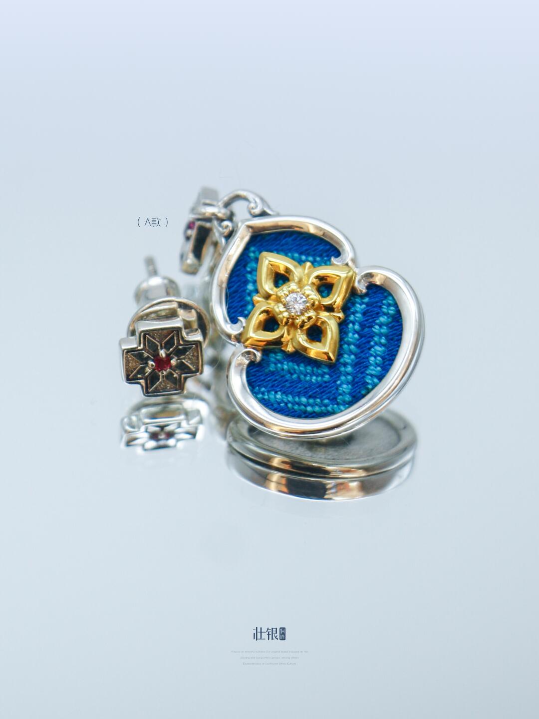 Blessing Gourd Pendant（Crafted from Sterling Silver 925 with 24K Gold Inlay）