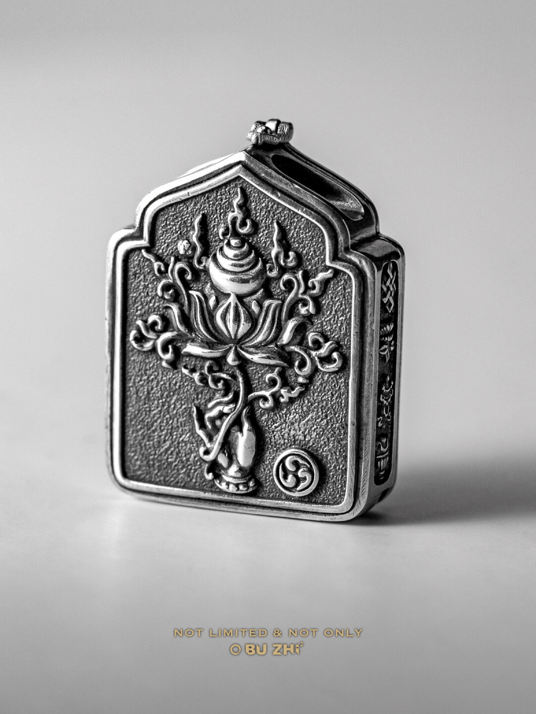 Yellow Jambhala Ga'u Box