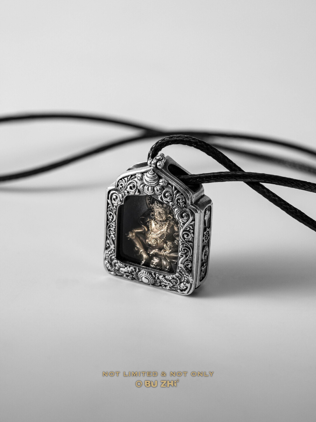 Yellow Jambhala Ga'u Box