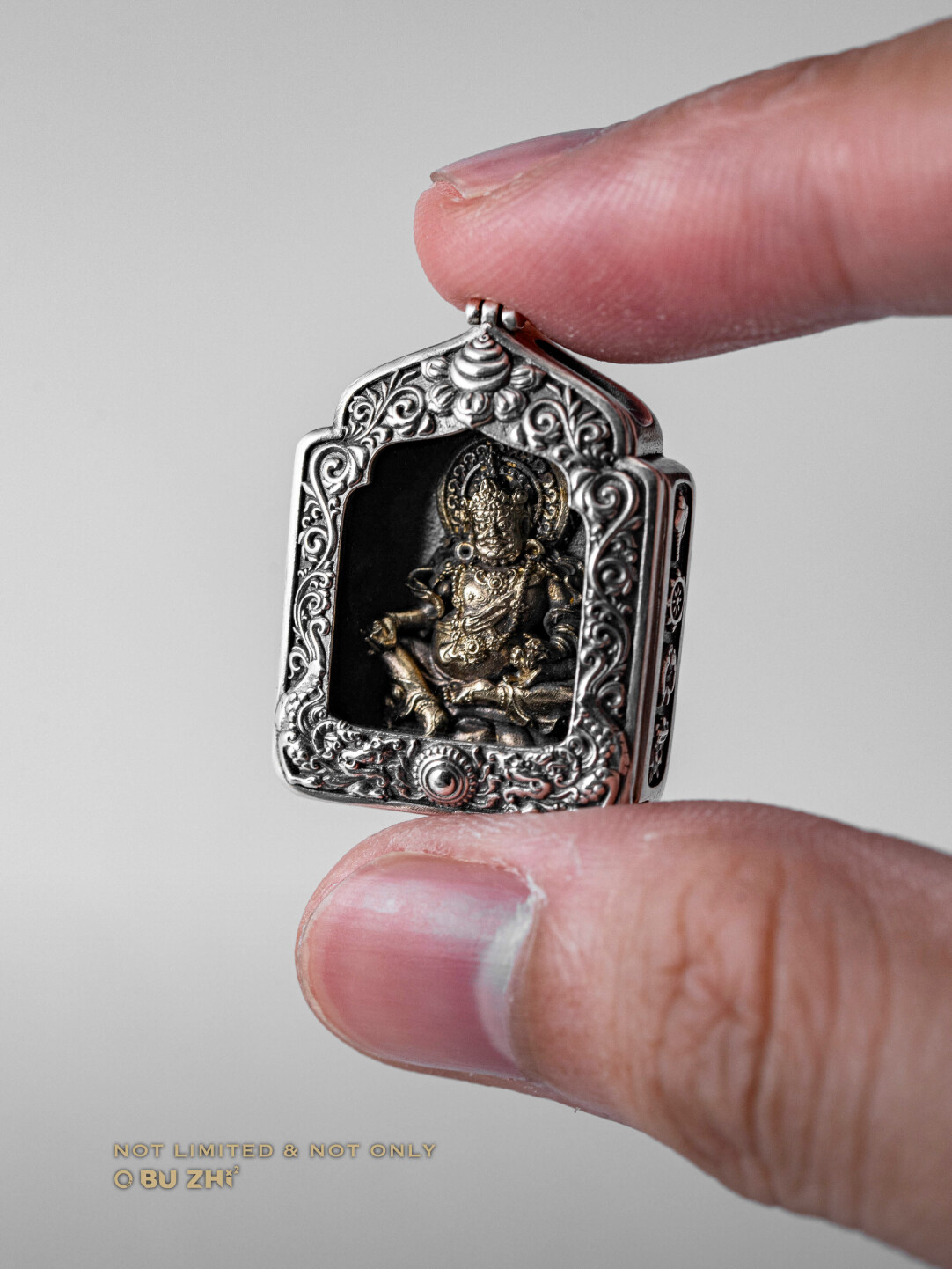 Yellow Jambhala Ga'u Box