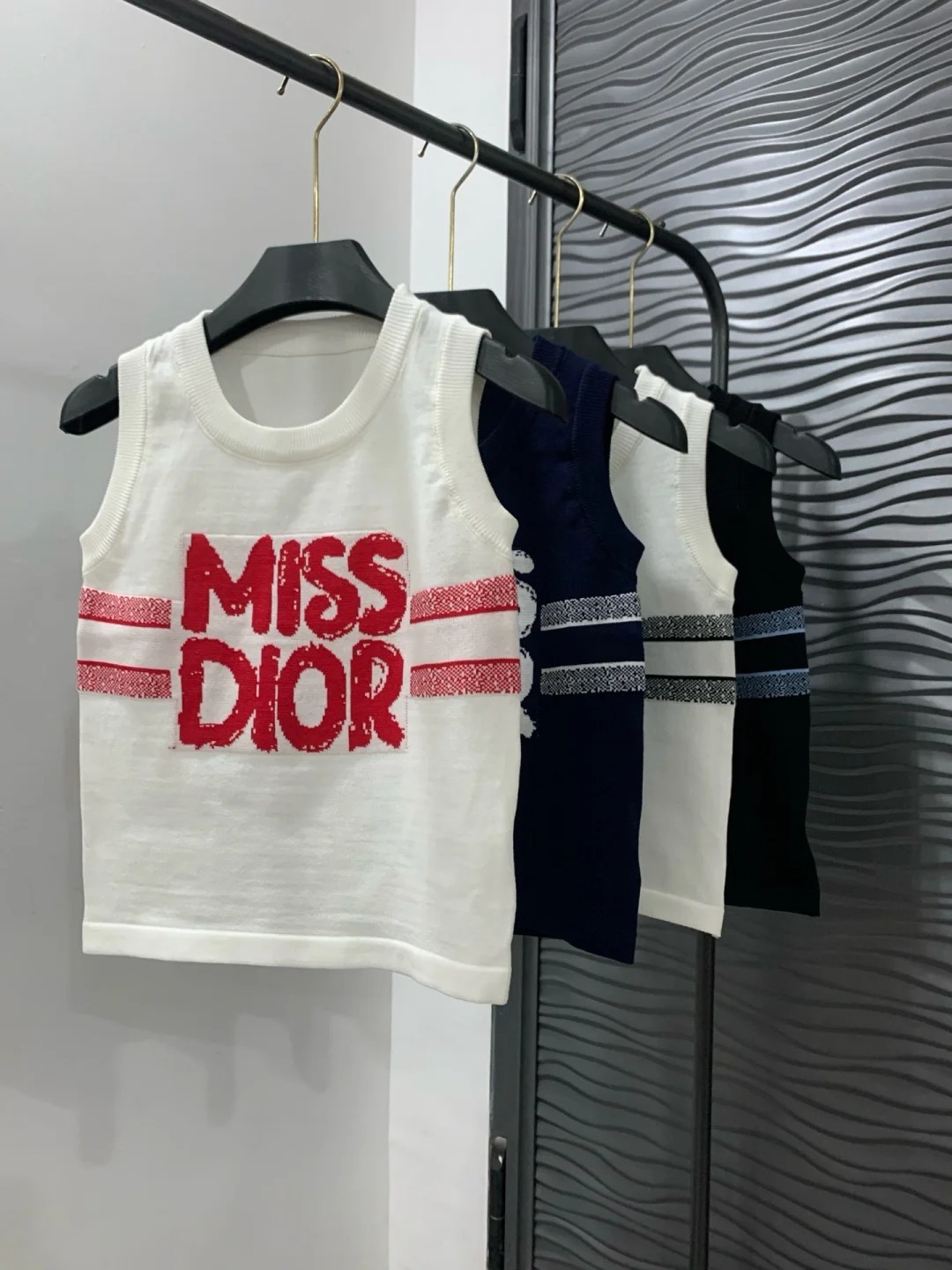 DIO25SS U-neck knit tank top